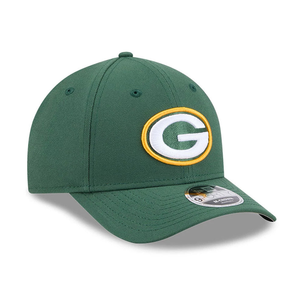 Green Bay Packers NFL Team Dark Green New Era 9FORTY M-Crown Cap, three-quarter view with raised green and white G logo outlined in gold embroidery on the front panel and a 9FORTY size sticker on the curved visor.
