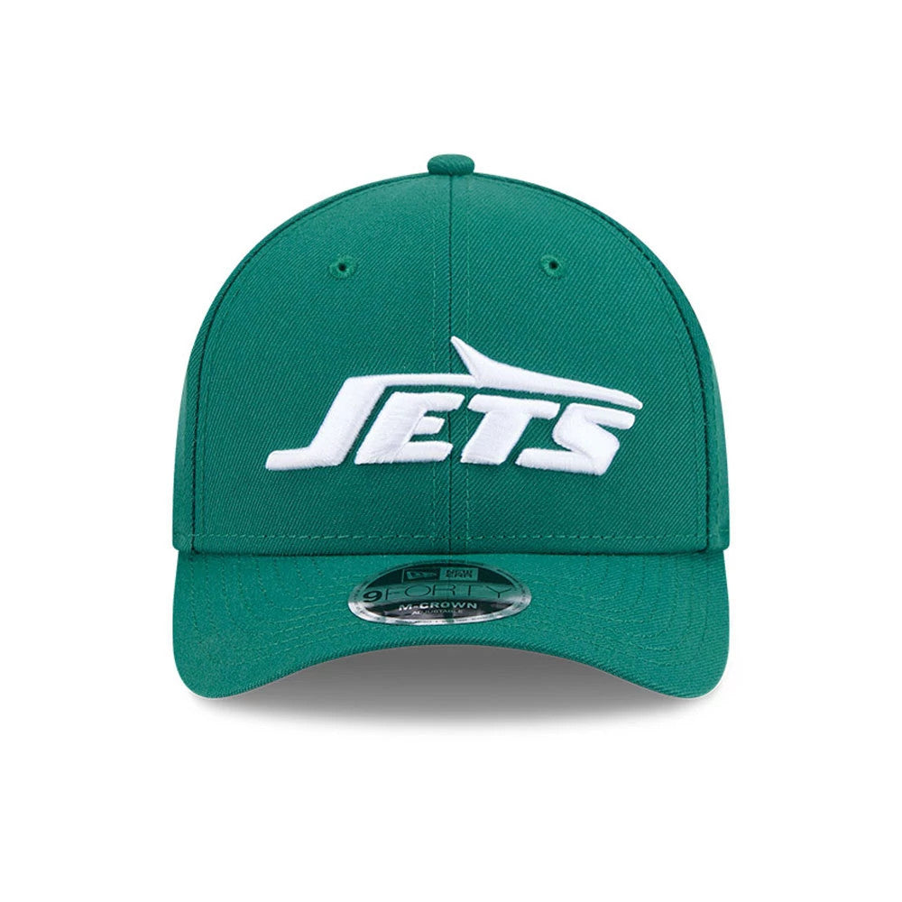 New York Jets NFL Team Green New Era 9FORTY M-Crown Cap, front view showing the raised white Jets lettering embroidered on the structured green front panel, with a curved visor and 9FORTY size sticker on top.
