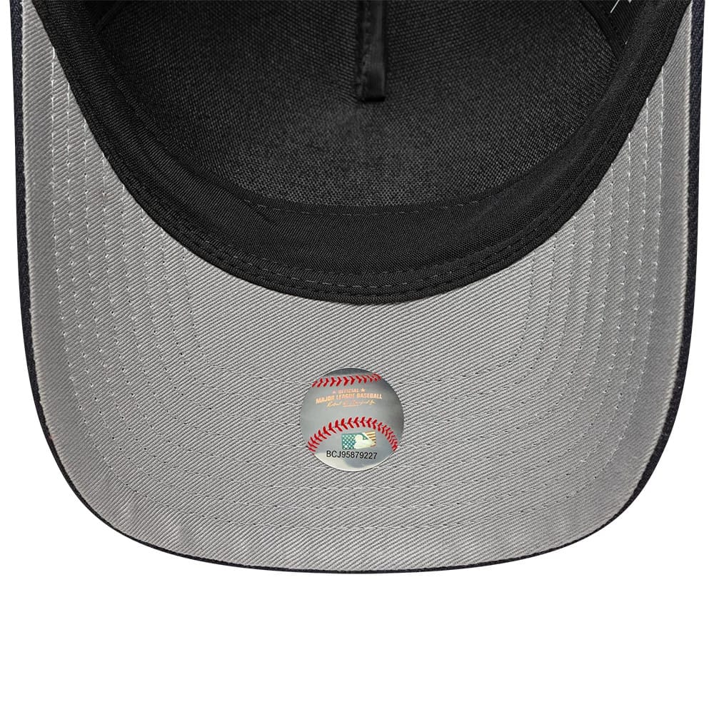 Pictured is this MLB Emblem New York Yankees 9FORTY M-Crown A-Frame cap in navy. 2