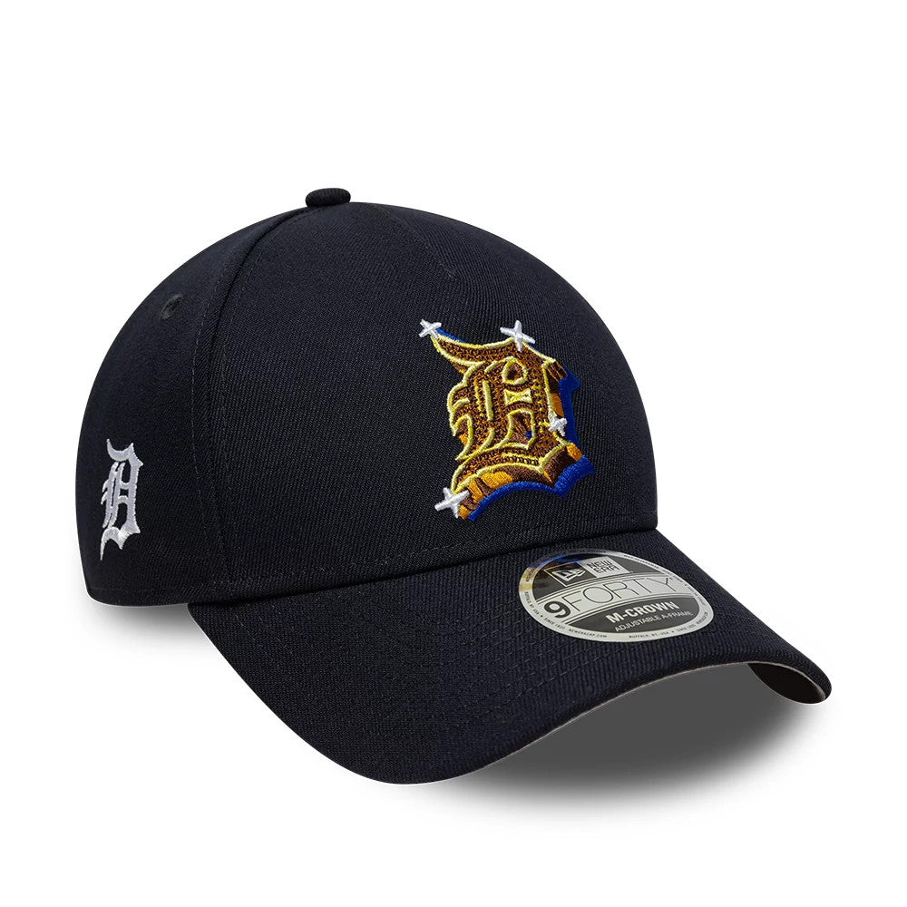 Detroit Tigers MLB Emblem Navy New Era 9FORTY M-Crown A-Frame Adjustable Cap, front view showing a gold and blue embroidered emblem on the front panel, white D logo on the left side, and a 9FORTY size sticker on the visor.