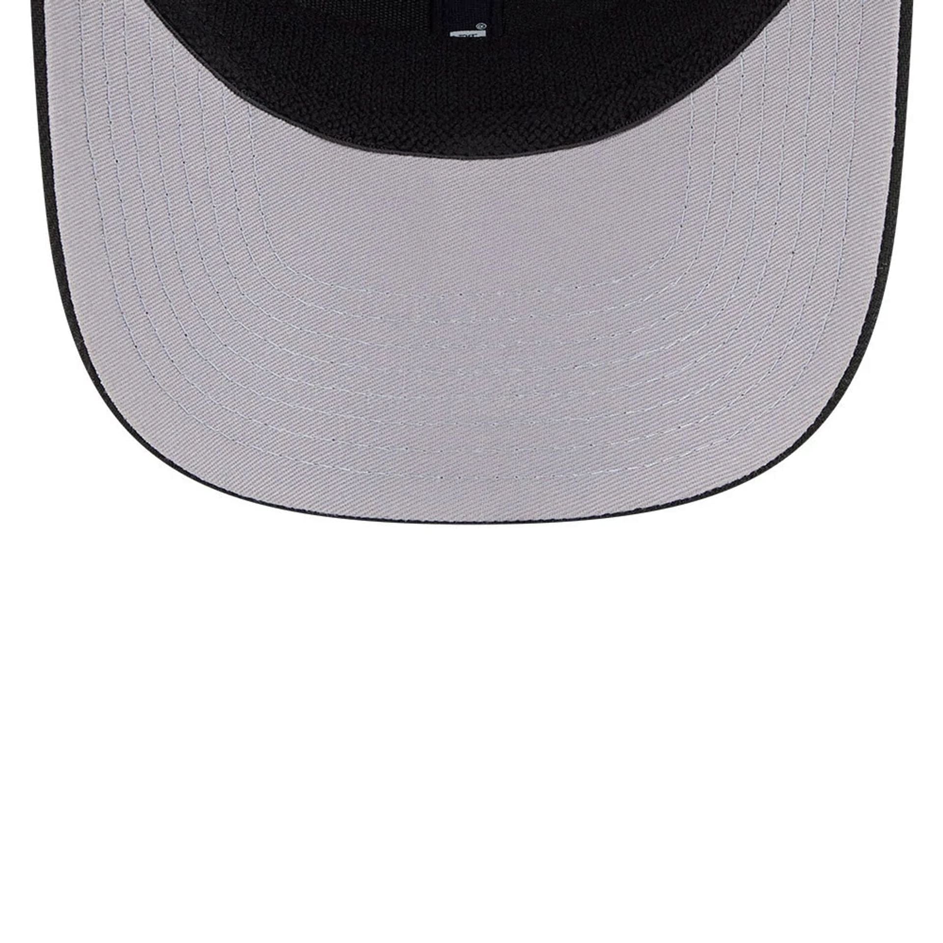 This is a Pittsburgh Steelers NFL Sated Black 9SEVENTY Stretch Snap Adjustable Cap 2