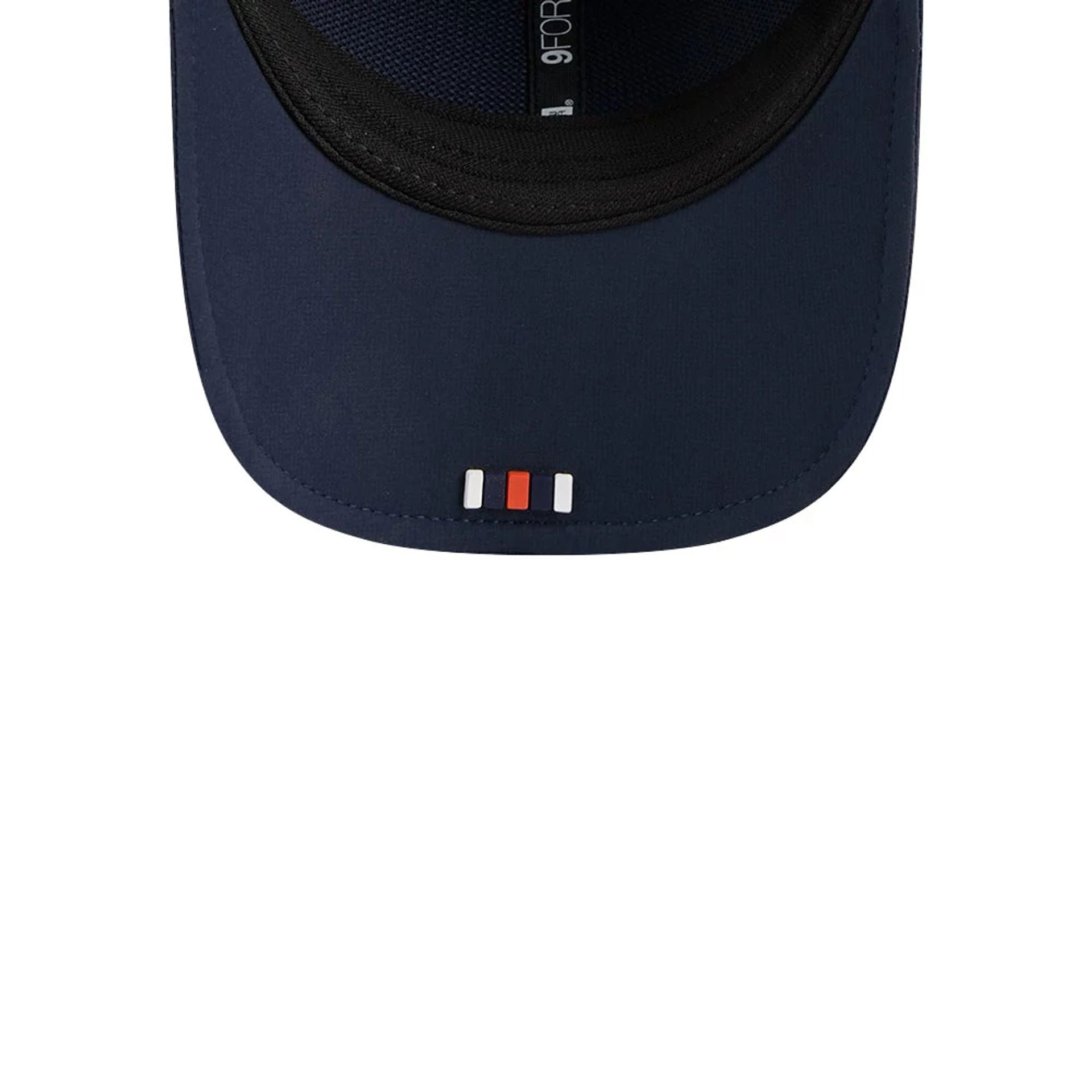 This is a Chicago Bears NFL Sideline 2025 Navy 9FORTY M-Crown Adjustable Cap 2