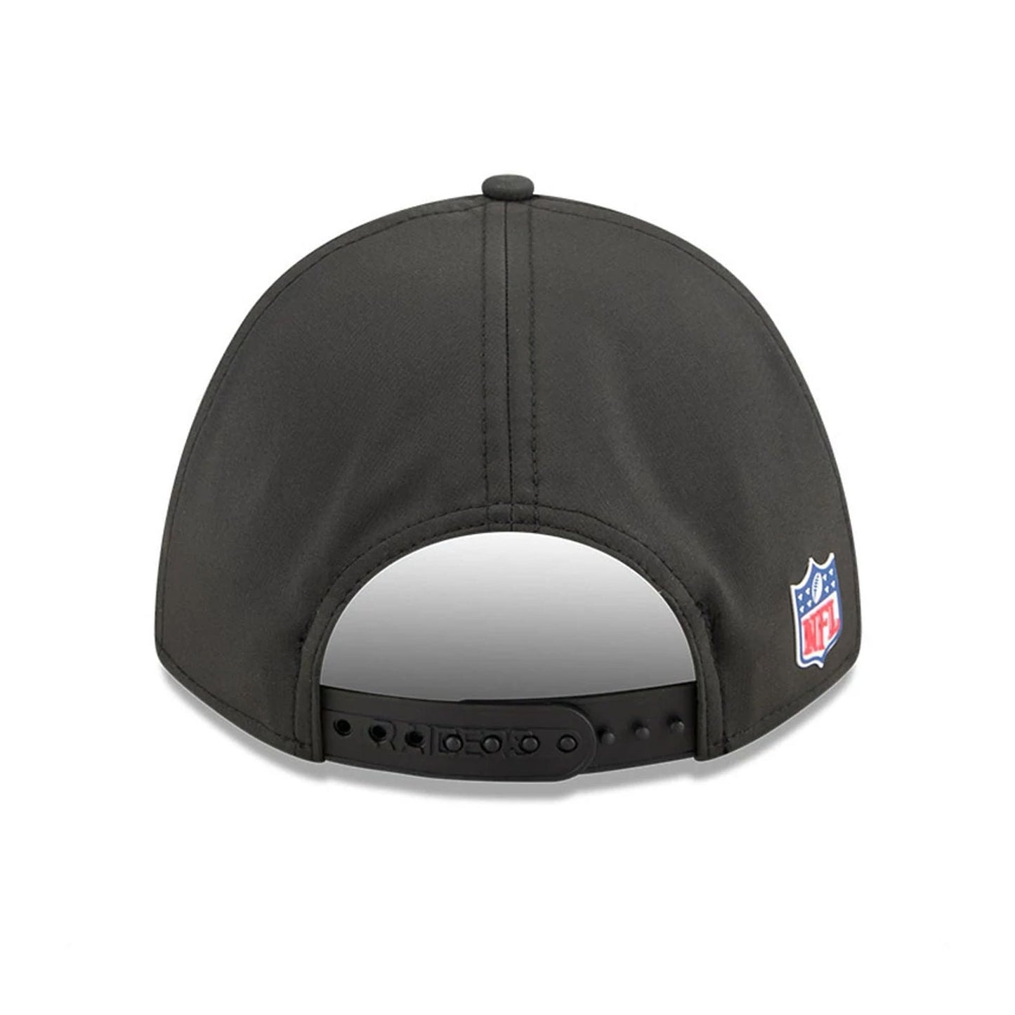 This is a Oakland Raiders NFL Sideline 2025 Black 9FORTY M-Crown Adjustable Cap 7