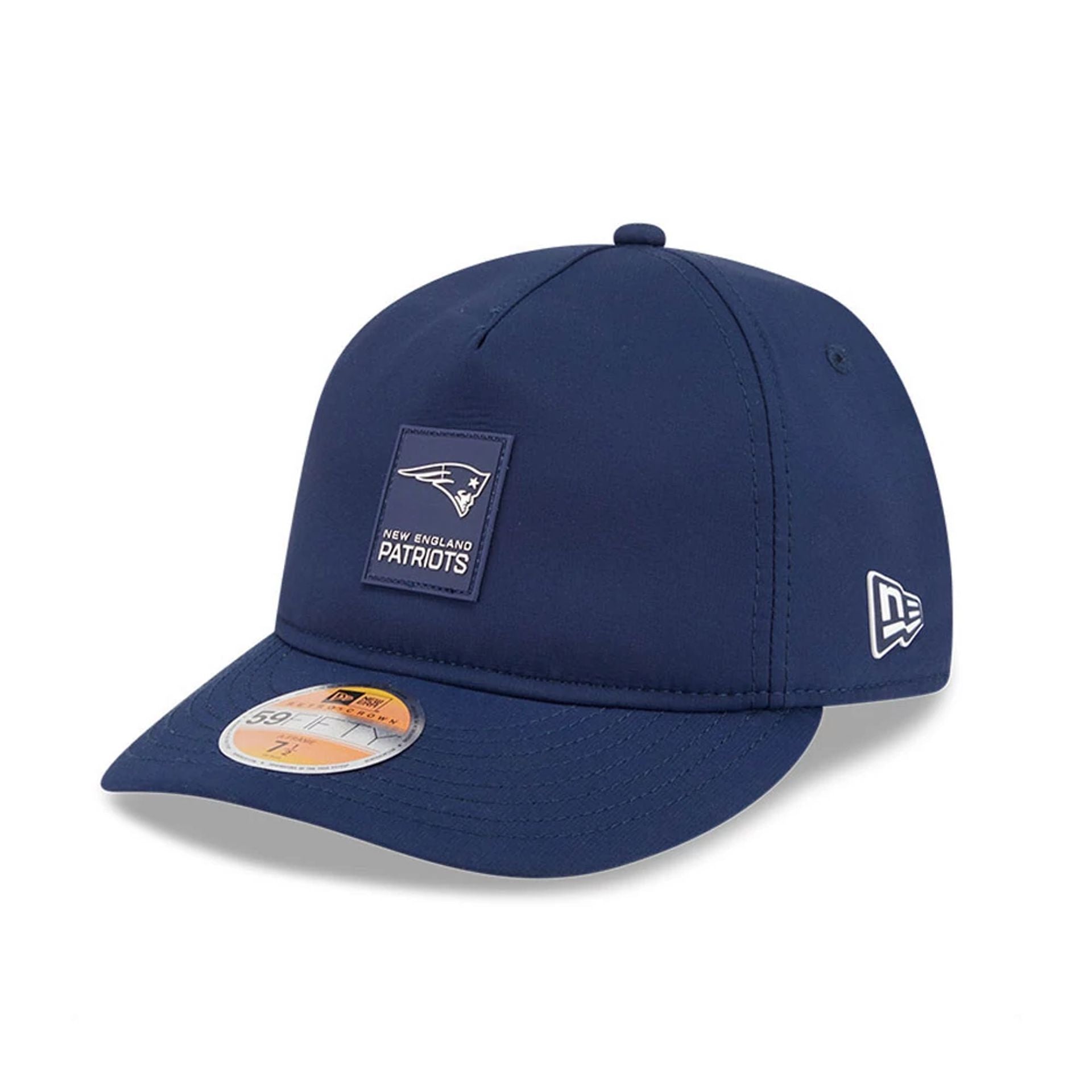 This is a New England Patriots NFL Sideline 2025 Dark Blue Retro Crown 59FIFTY Fitted Cap 1