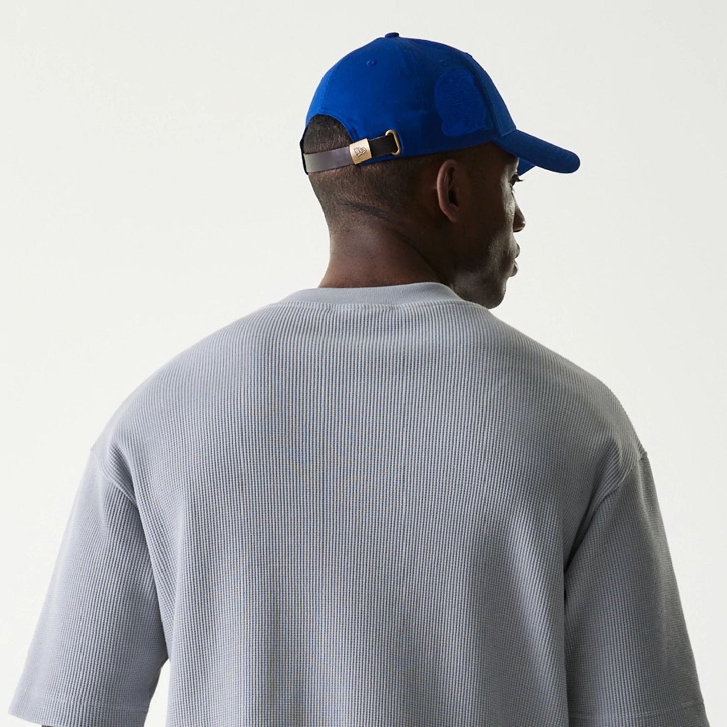 The Male model is wearing New York Mets MLB Waffle Grey Oversized T-Shirt 7