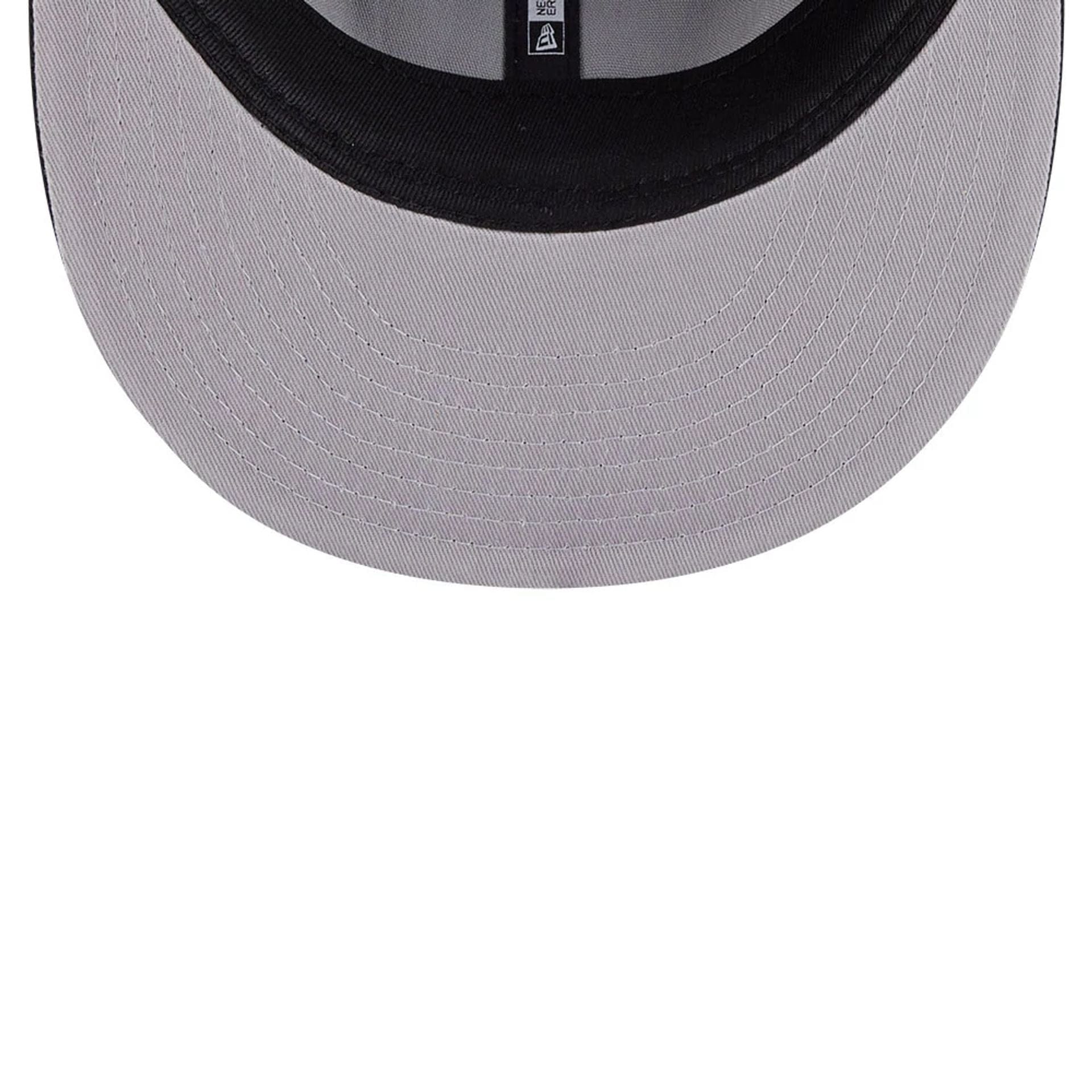 This is a Friends Black Retro Crown 9FIFTY Adjustable Cap 2