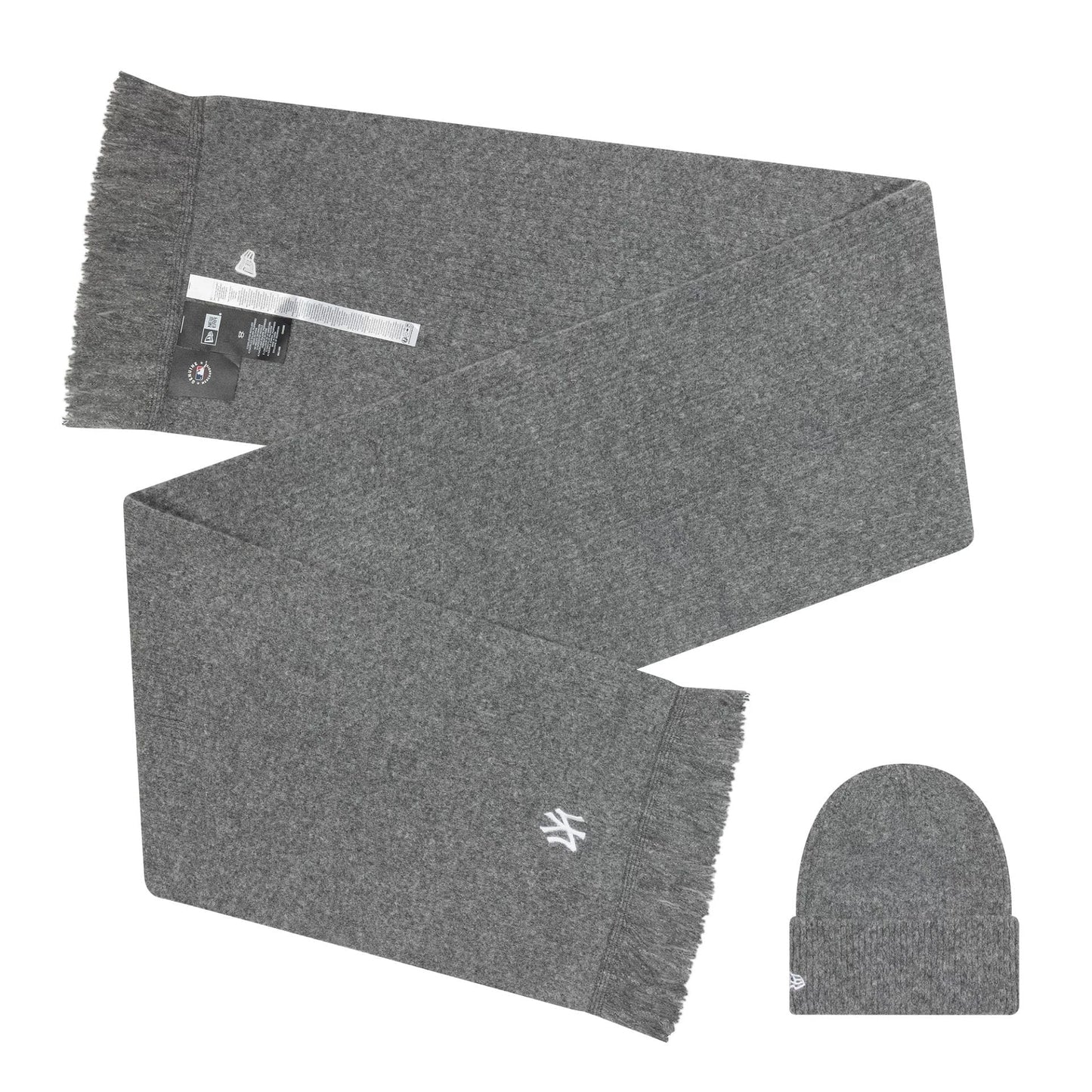 This is a New York Yankees MLB Dark Grey Beanie & Scarf Set 2