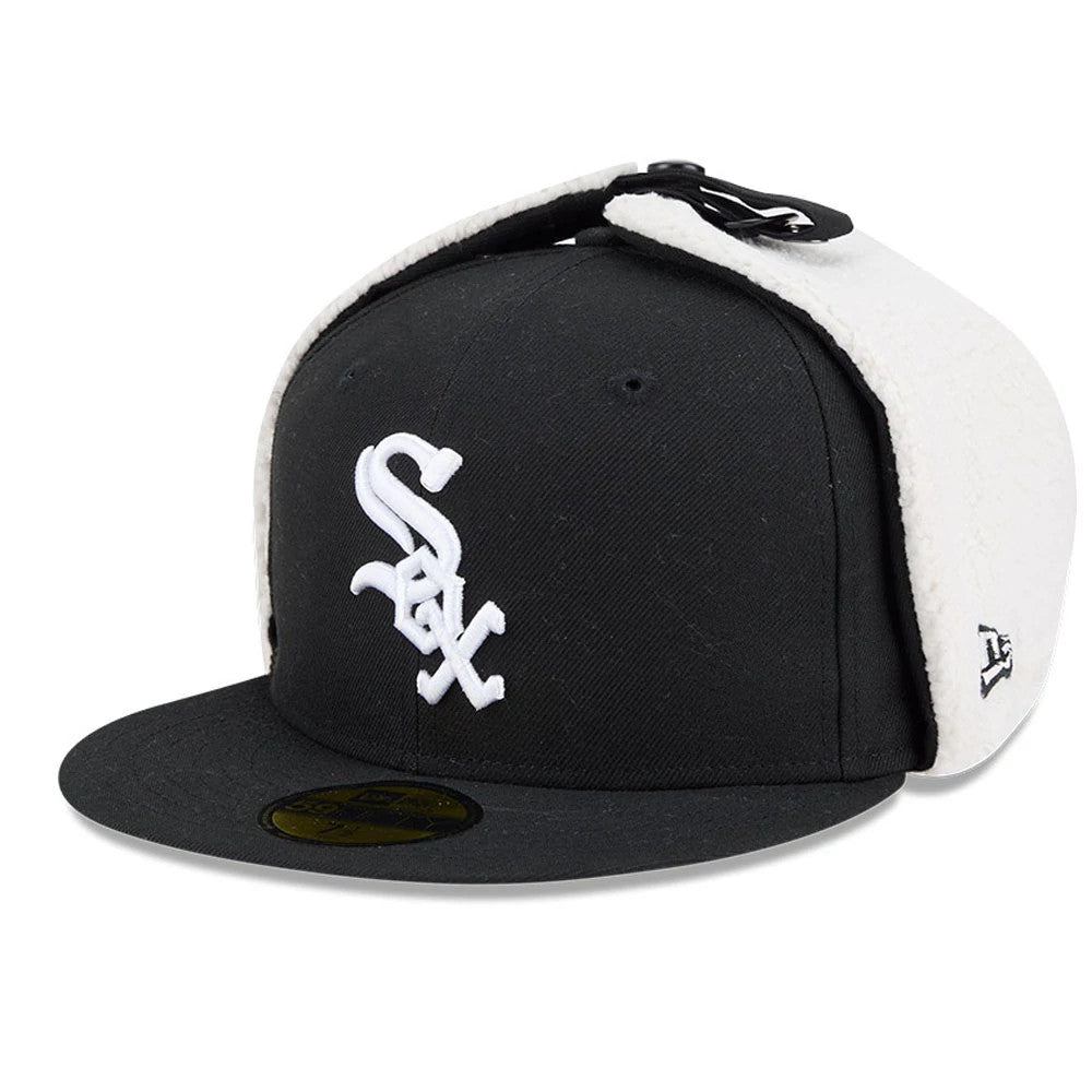 Boston Red Sox MLB Classic Navy New Era Dogear 59FIFTY Fitted Cap, three-quarter view showing the raised white Sox logo on the front panel, black flat visor with a gold 59FIFTY size sticker, and white New Era flag logo on the left side.