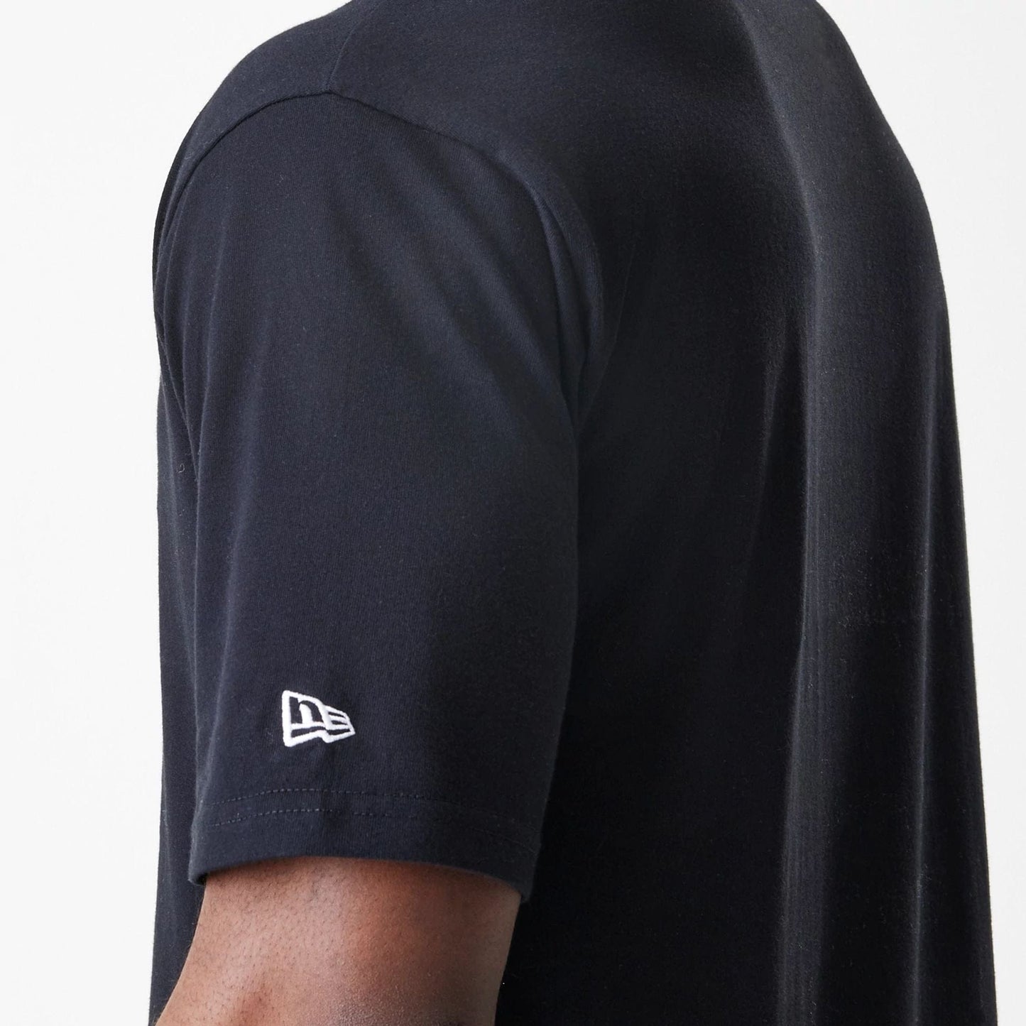 The Male model is wearing New York Mets MLB Script Black Oversized T-Shirt 8