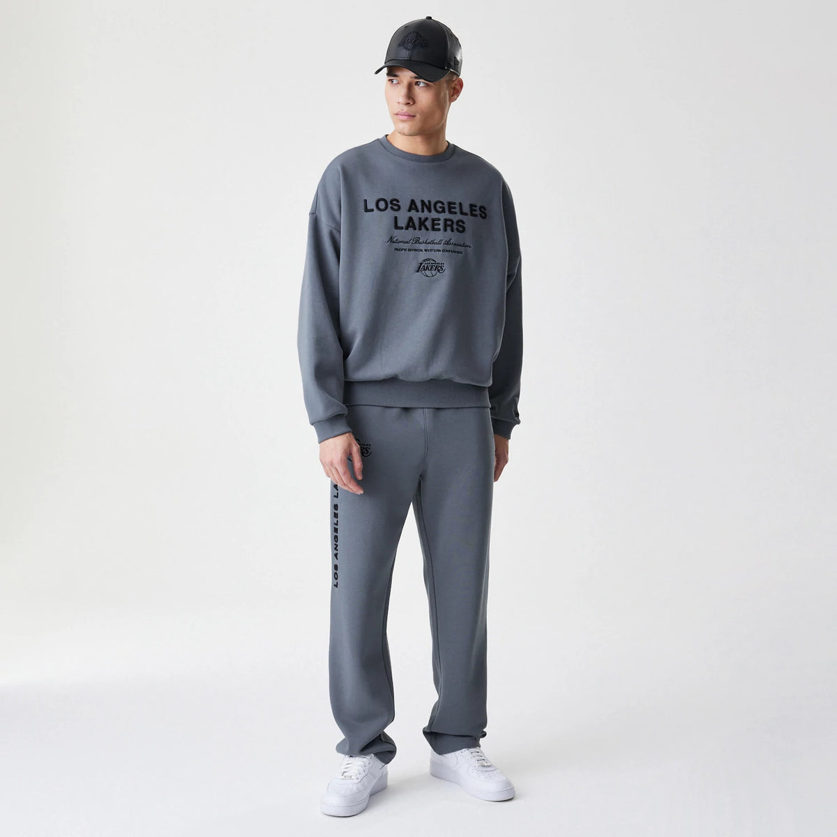 The Male model is wearing LA Lakers NBA Linear Dark Grey Crew Neck Sweater 8