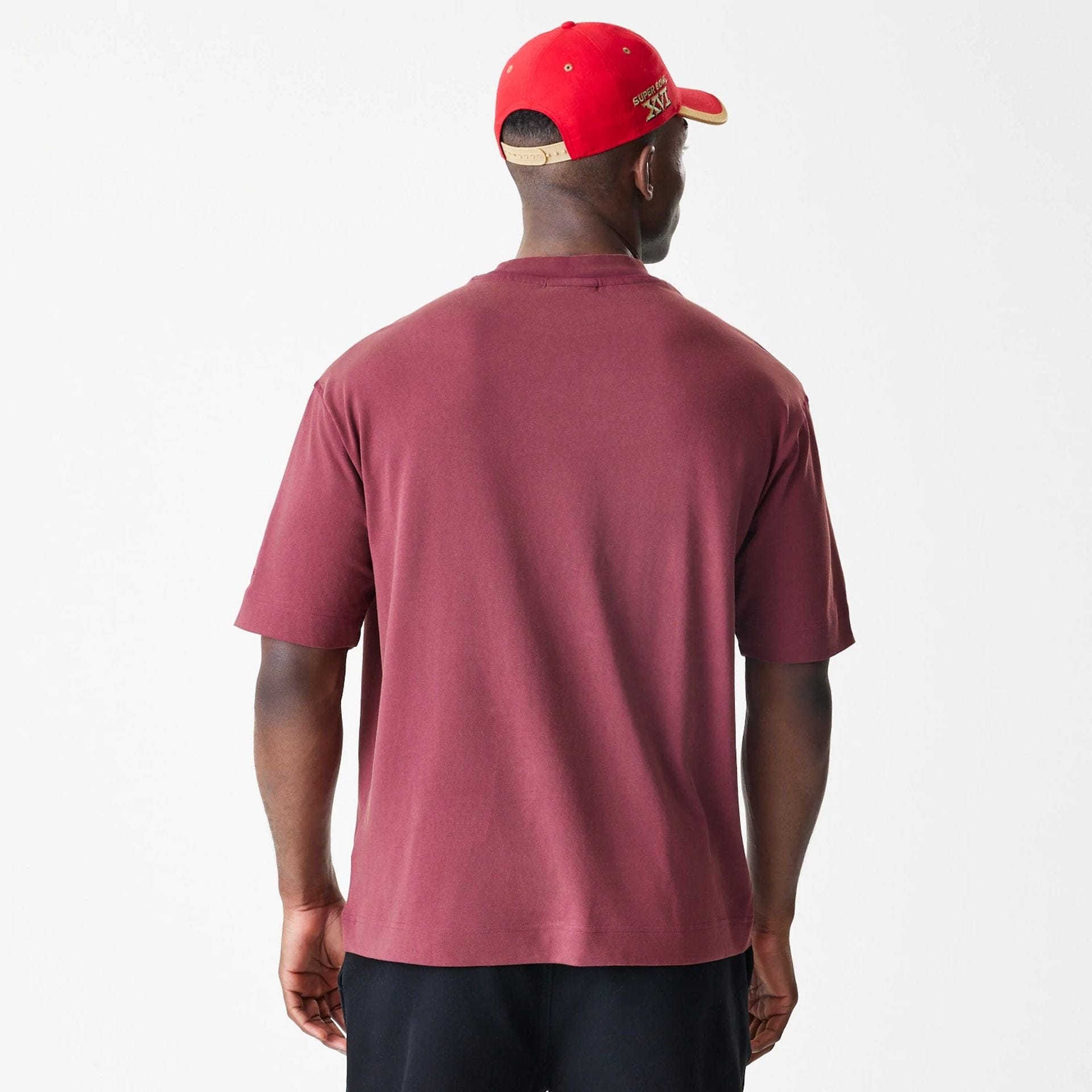 The Male model is wearing San Francisco 49ers NFL Washed Boxy Dark Red Oversized T-Shirt 2