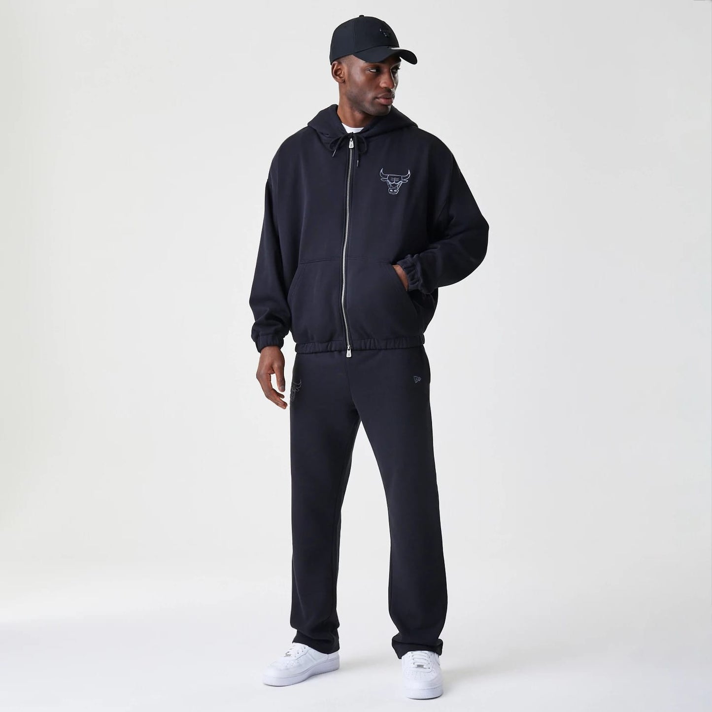 The Male model is wearing Chicago Bulls NBA Linear Black Oversized Full Zip Hoodie 8