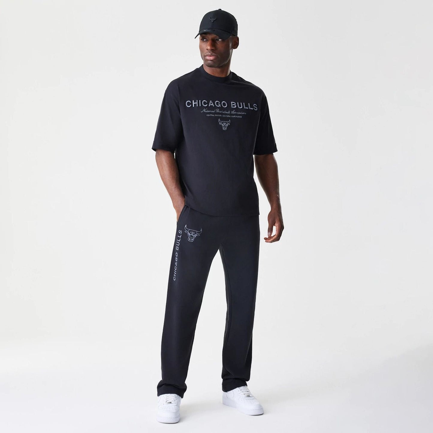 The Male model is wearing Chicago Bulls NBA Linear Black Straight Leg Joggers 8