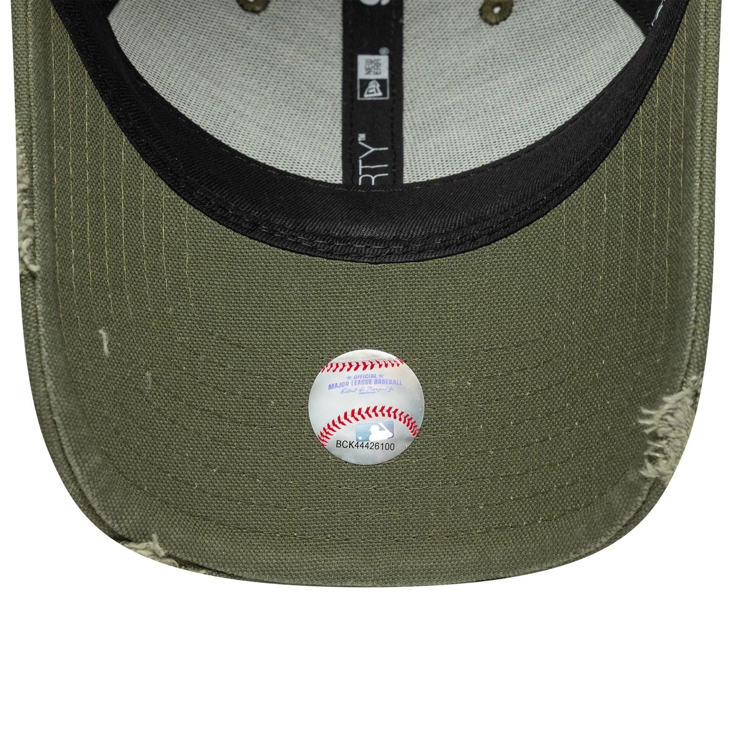 This is a New York Yankees Womens MLB Distressed Dark Green 9FORTY Adjustable Cap 5