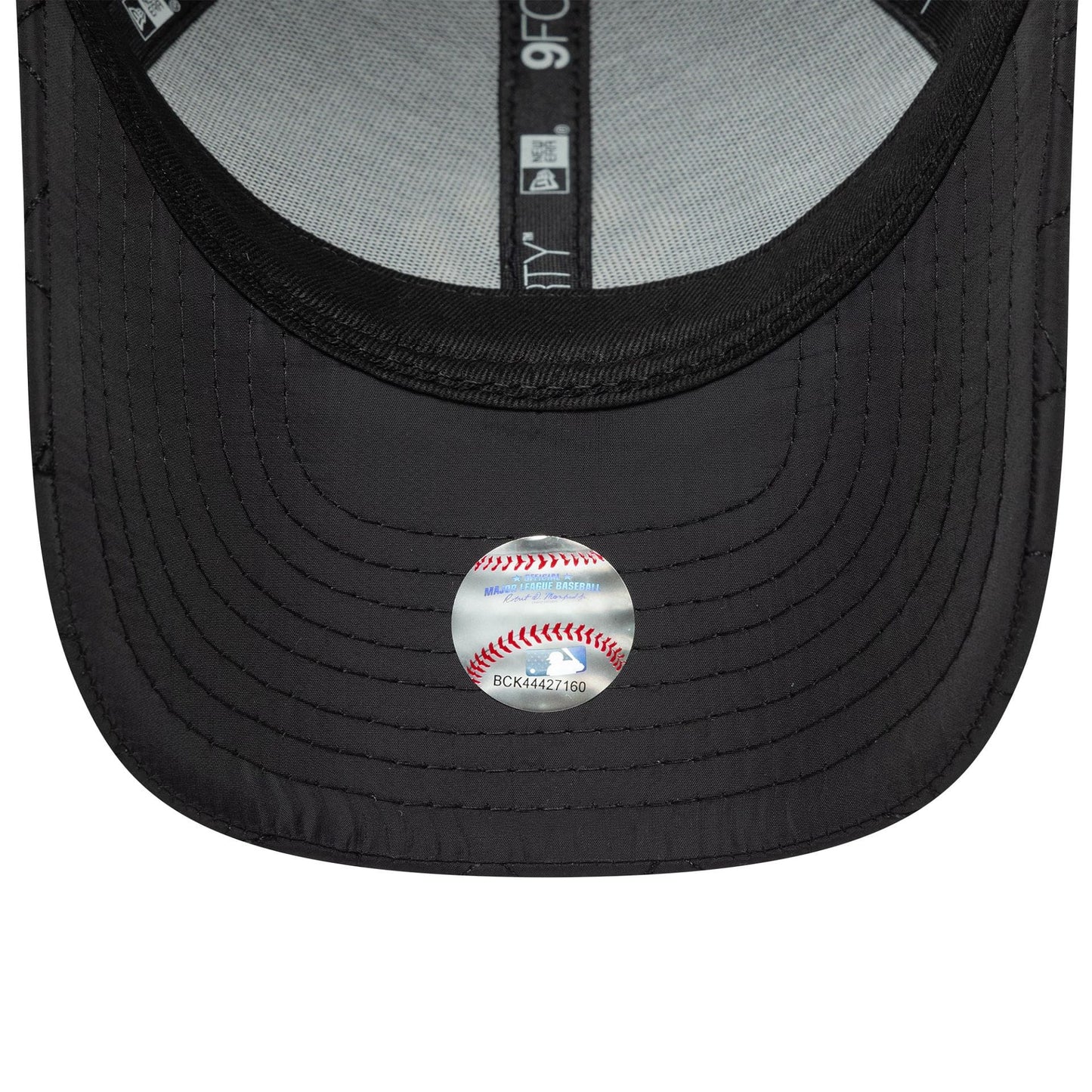 This is a New York Yankees Youth MLB Quilted Black 9FORTY Adjustable Cap 5