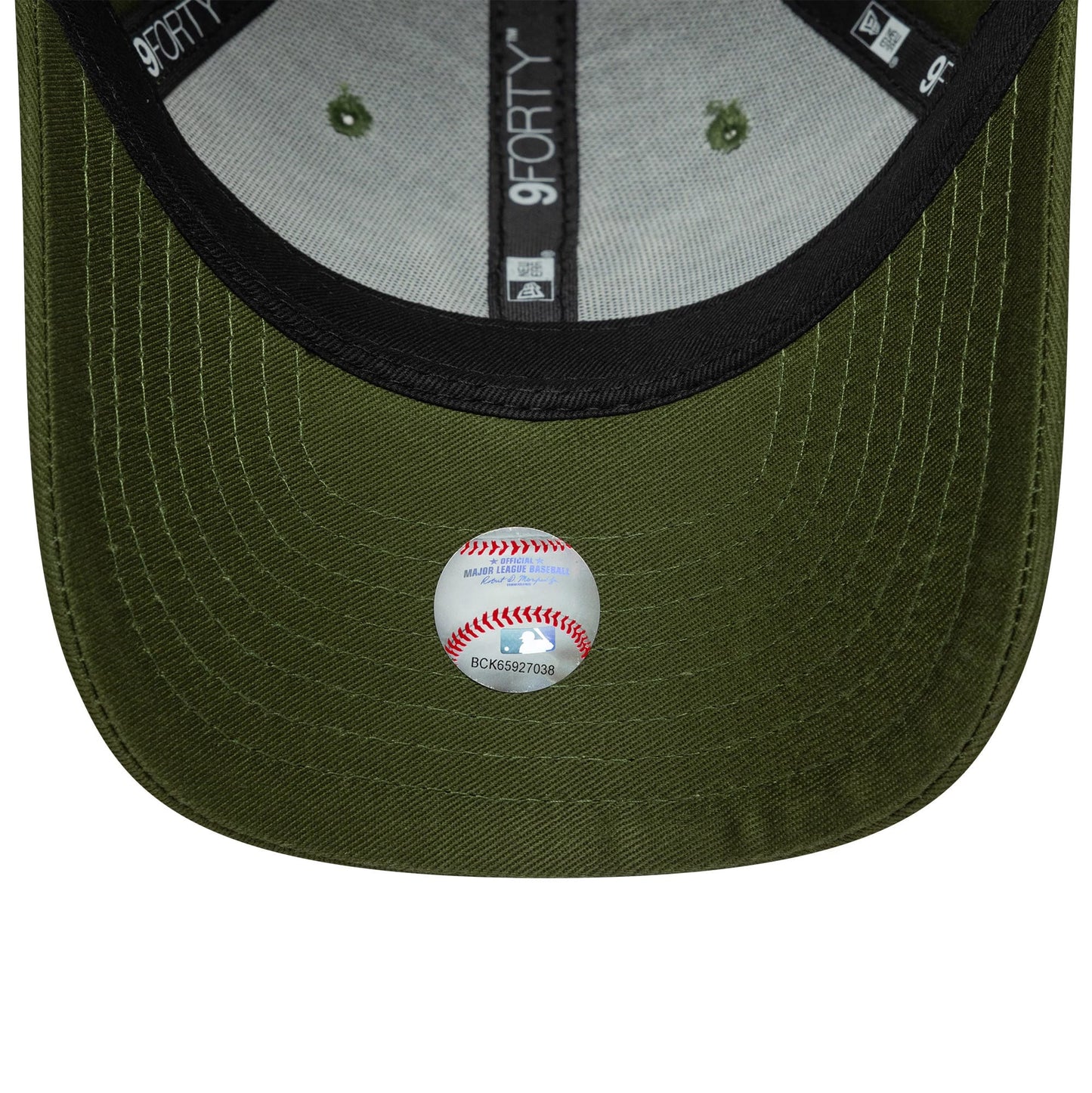 This is a New York Yankees Youth MLB League Essential Dark Green 9FORTY Adjustable Cap 5