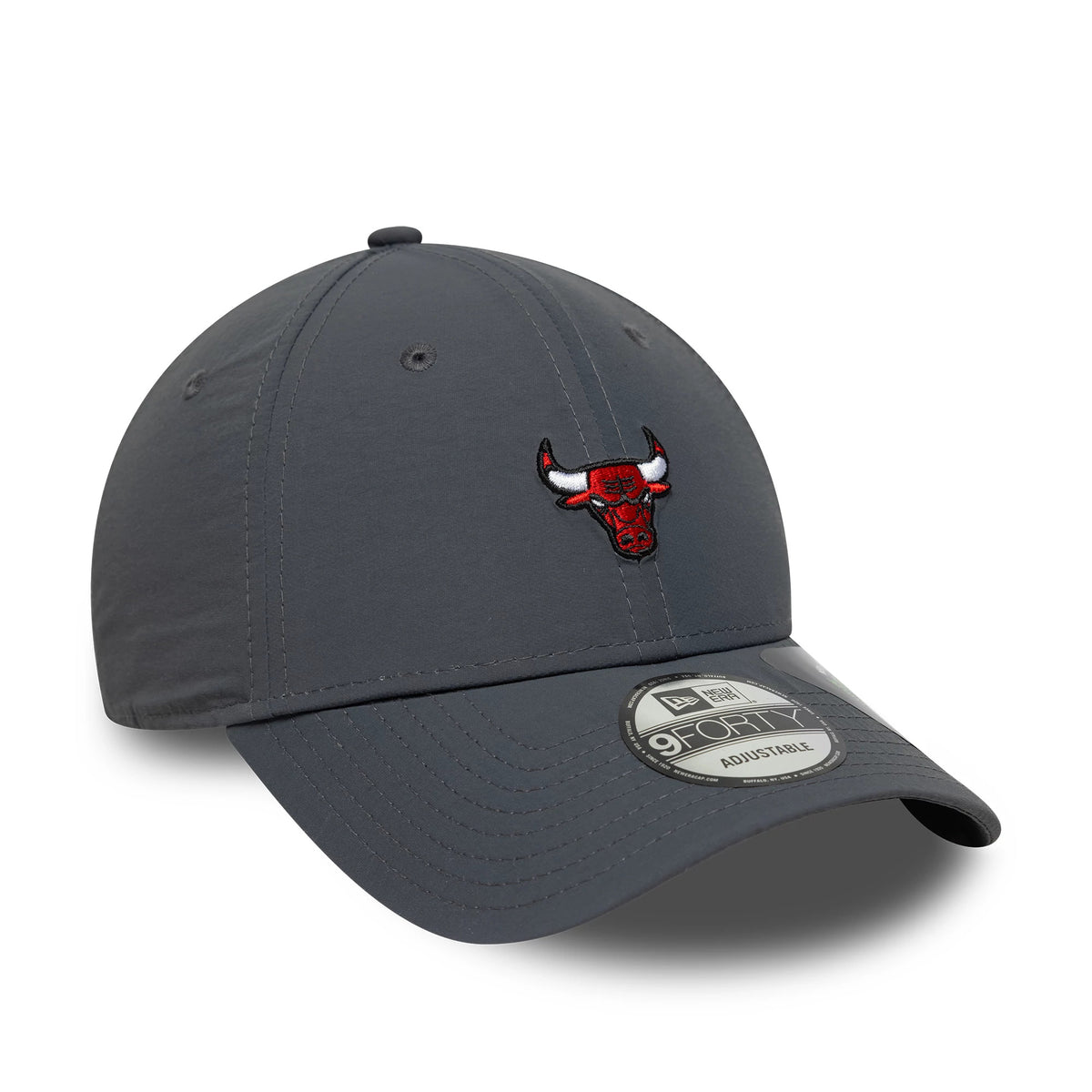 Chicago Bulls NBA Recycled Mini Dark Grey New Era 9FORTY Adjustable Cap, three-quarter view showing the red and white Chicago Bulls logo in raised embroidery on the front panel, with a curved visor and 9FORTY size sticker.
