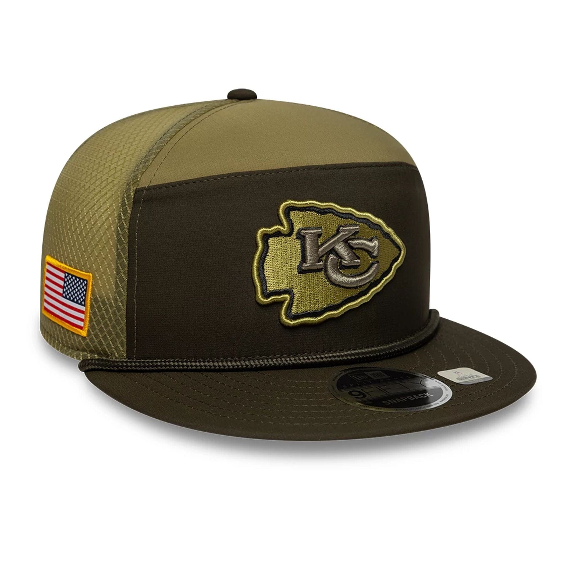 This is a Kansas City Chiefs NFL Salute To Service 2025 Dark Green 9FIFTY Split Panel Snapback Adjustable Cap 1