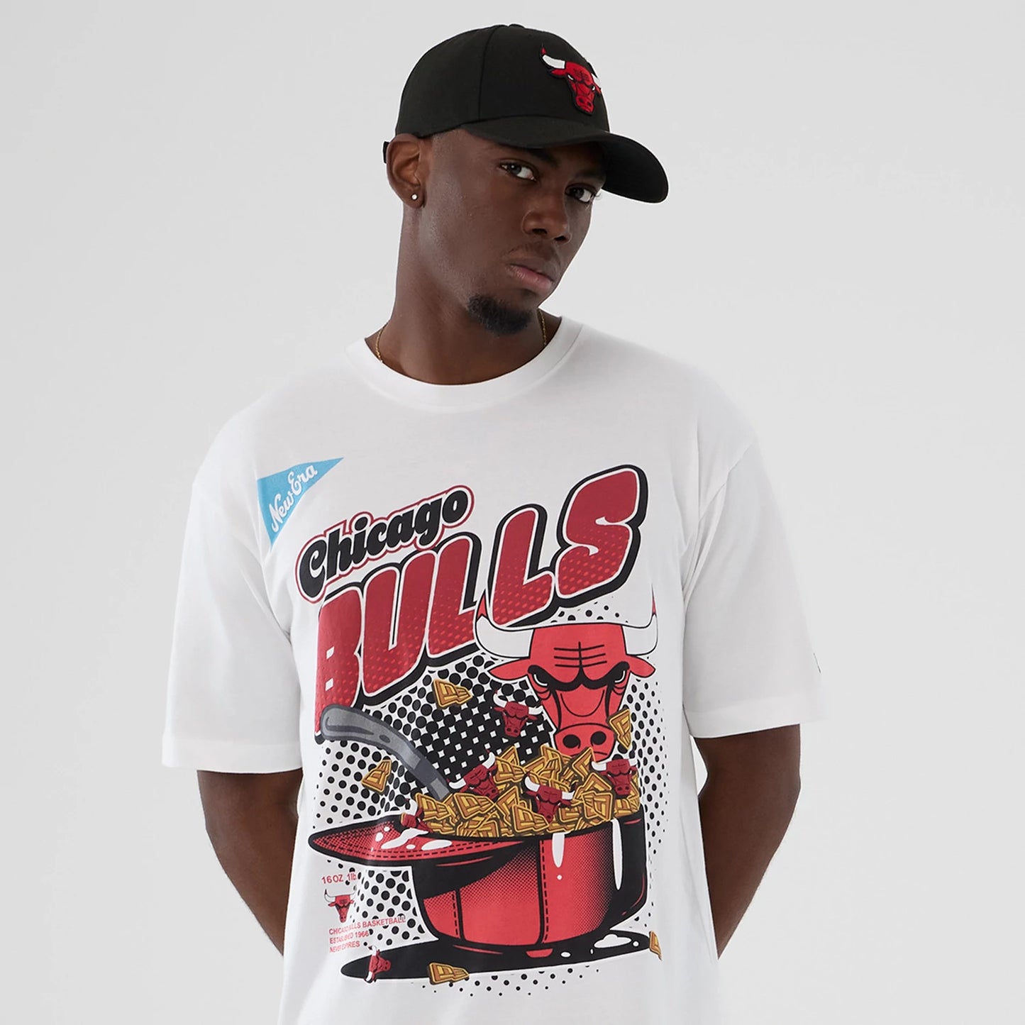 The Male model is wearing Chicago Bulls NBA Lifestyle Graphic White T-Shirt 7