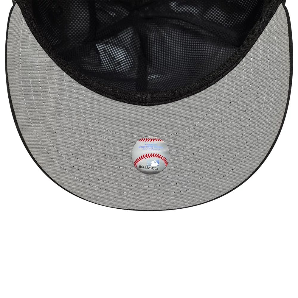This is a Colorado Rockies MLB Gore-Tex Black 59FIFTY Fitted Cap 2