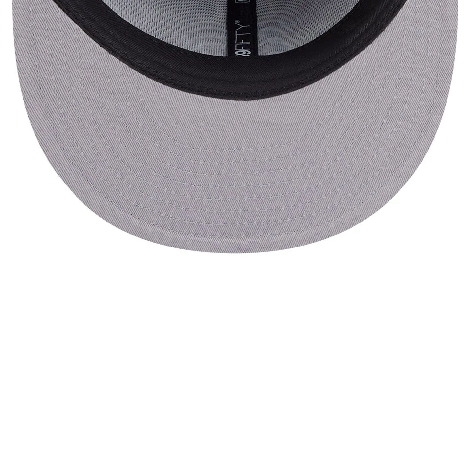 Pictured is this Tennessee Titans NFL x Nickelodeon black 59FIFTY Fitted cap. 2