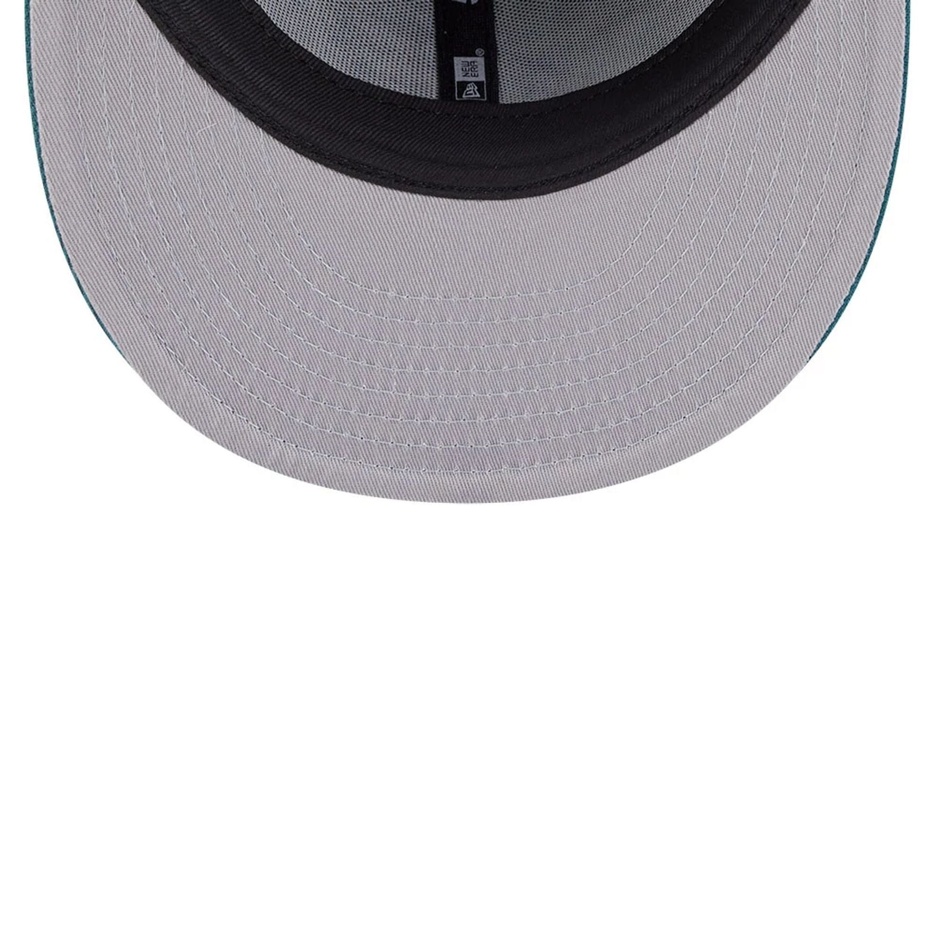 Pictured is this Philadelphia Eagles NFL x Nickelodeon black 59FIFTY Fitted cap. 2