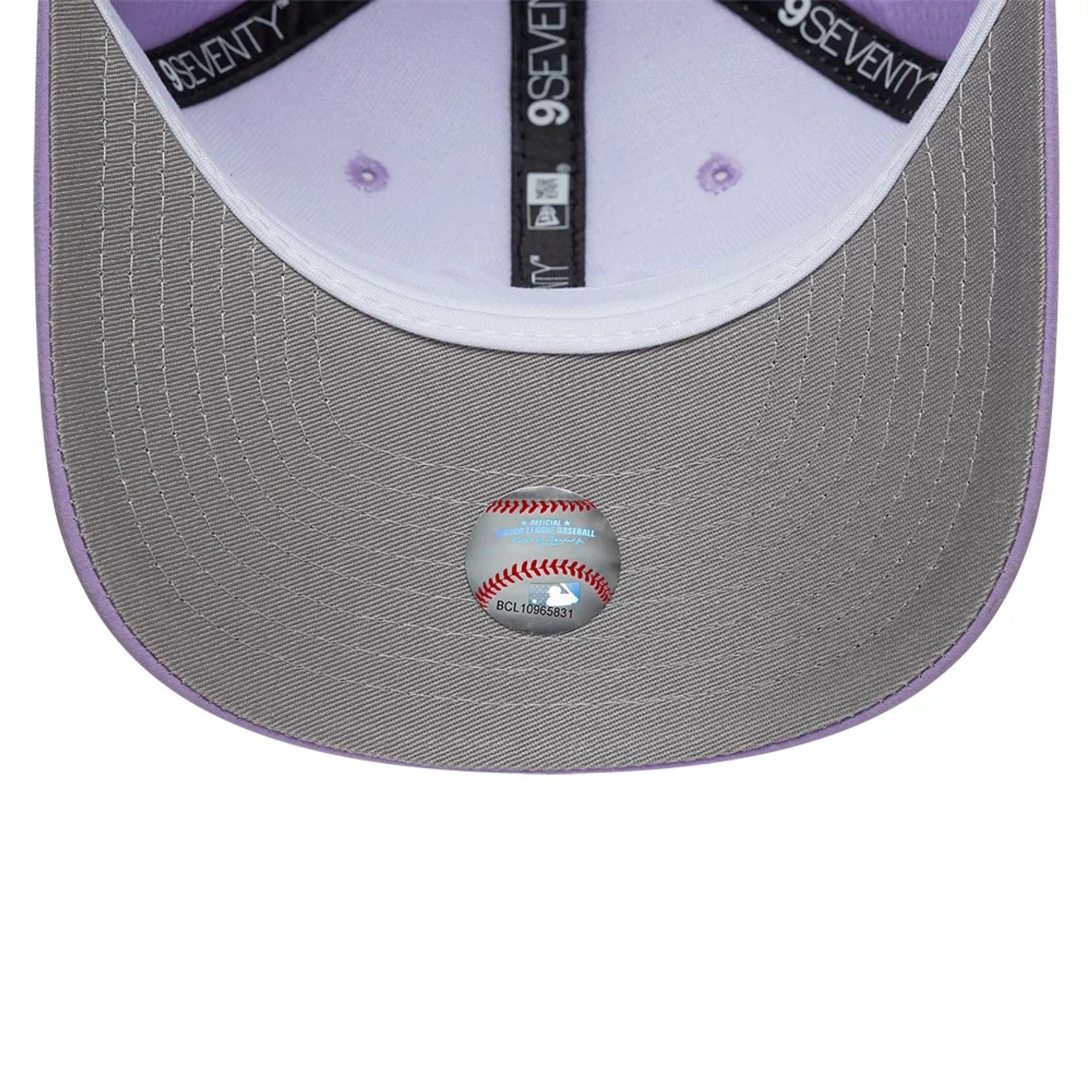 This is a New York Yankees Pastel Crepe Purple 9SEVENTY Stretch Snap Adjustable Cap 2
