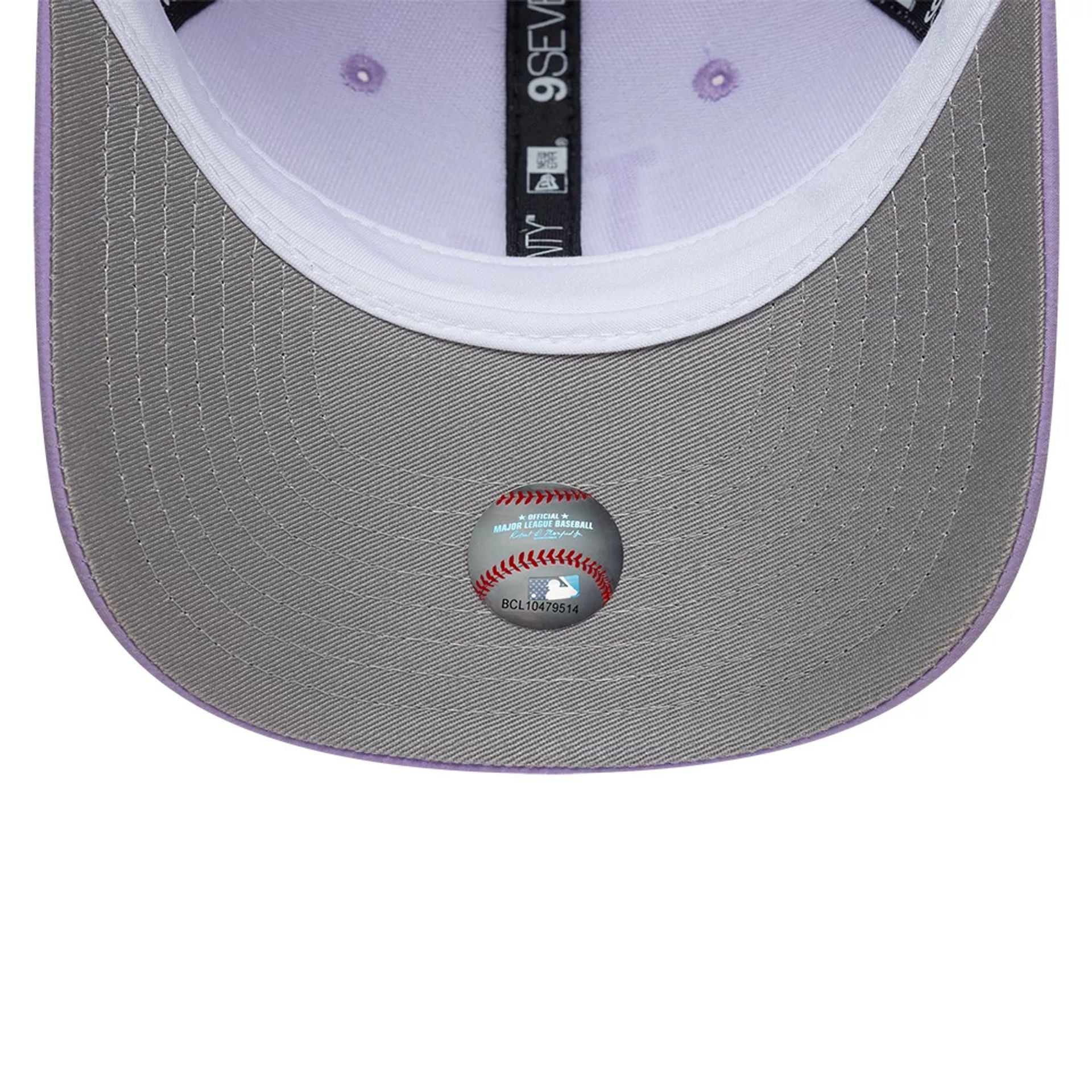 This is a LA Dodgers Pastel Crepe Purple 9SEVENTY Stretch Snap Adjustable Cap 2