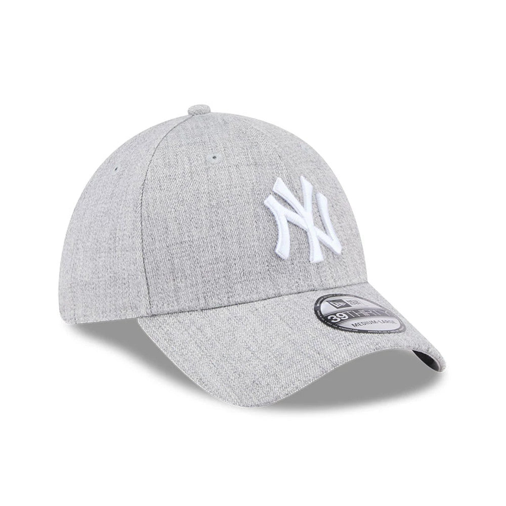 New York Yankees MLB Heather Grey New Era 39THIRTY Stretch Fit Cap, three-quarter view showing the raised white embroidered NY logo on the structured heather grey crown, with a curved visor and a 39THIRTY size sticker on the visor.