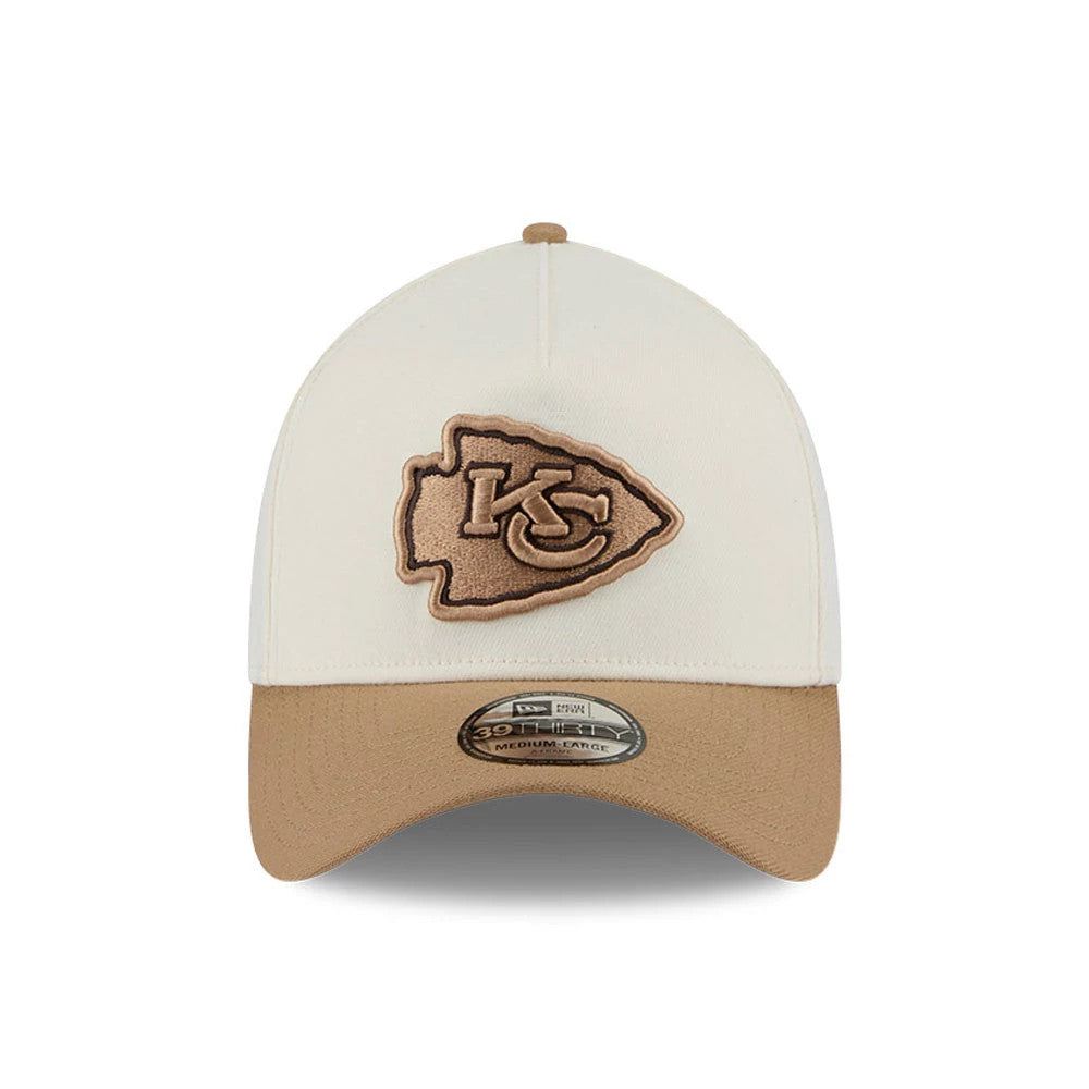 Kansas City Chiefs NFL White New Era 39THIRTY A-Frame Stretch Fit Cap, front view showing a raised brown embroidered team logo on the white front panel, with a brown curved visor and a 39THIRTY size sticker.