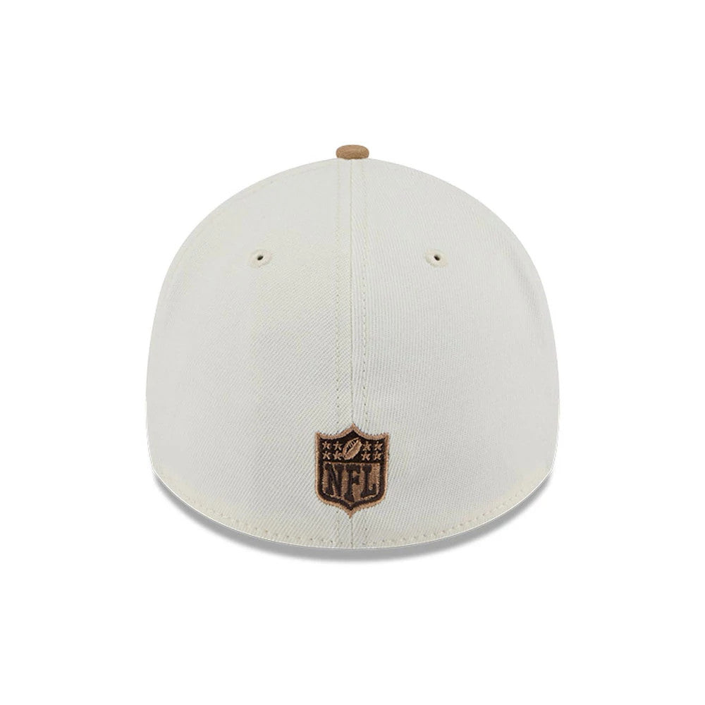 Las Vegas Raiders NFL Sandy Bay White New Era 39THIRTY A-Frame Stretch Fit Cap, rear view showing a brown embroidered NFL shield logo centred at the bottom of the white crown with a brown top button and matching eyelets.