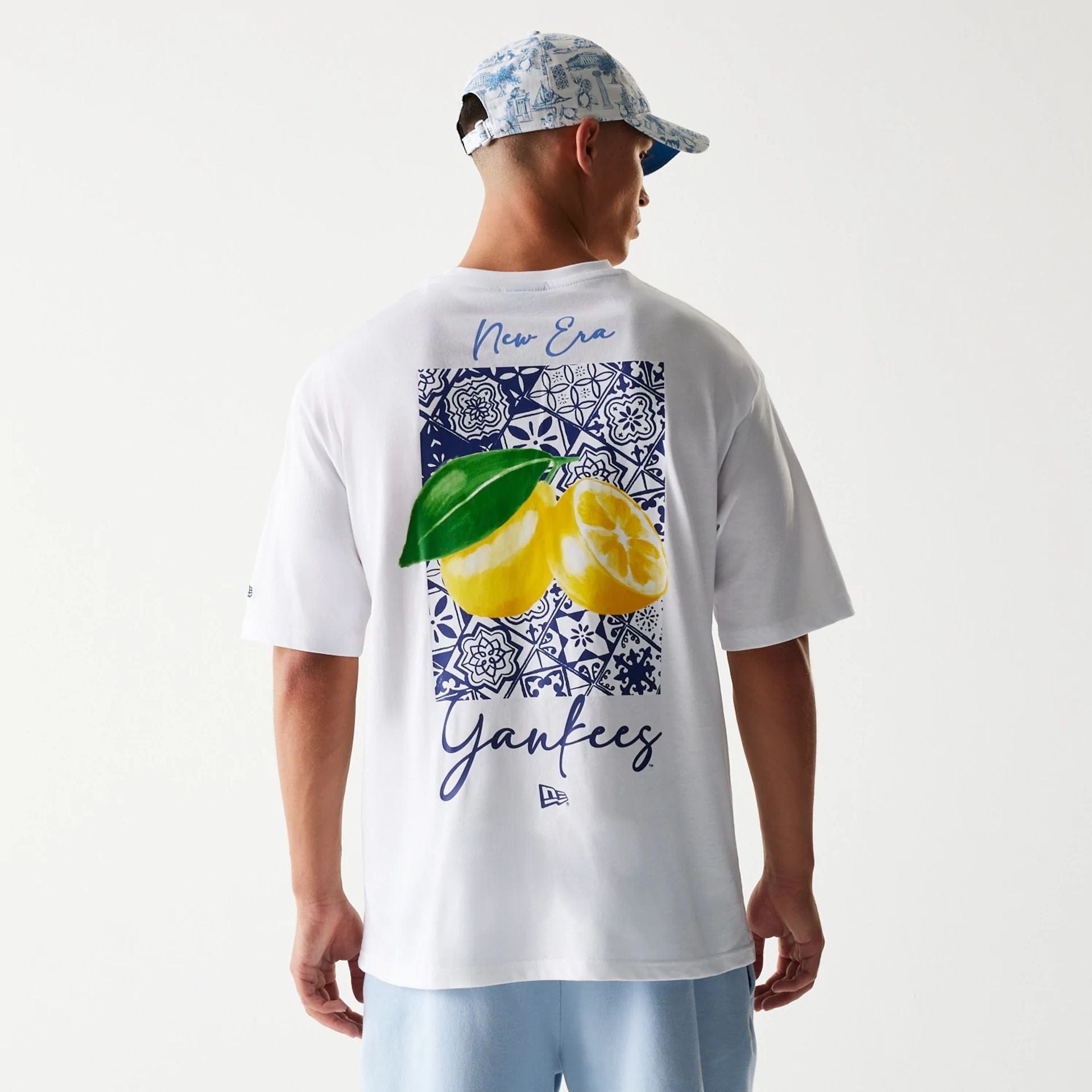 The Male model is wearing New York Yankees MLB White Oversized T-Shirt 2