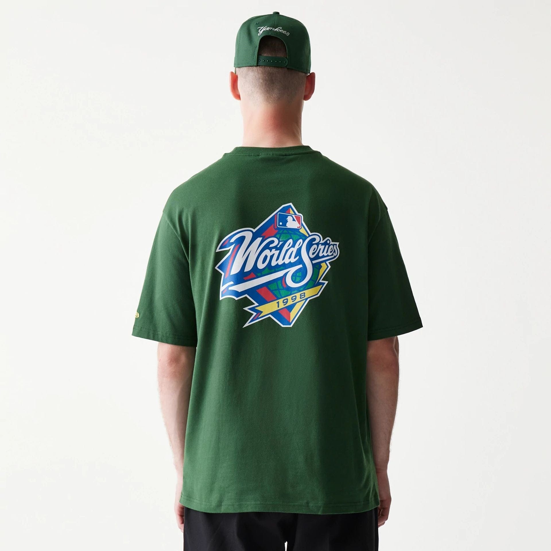 The model is wearing this MLB World Series New York Yankees T-Shirt in dark green. 2