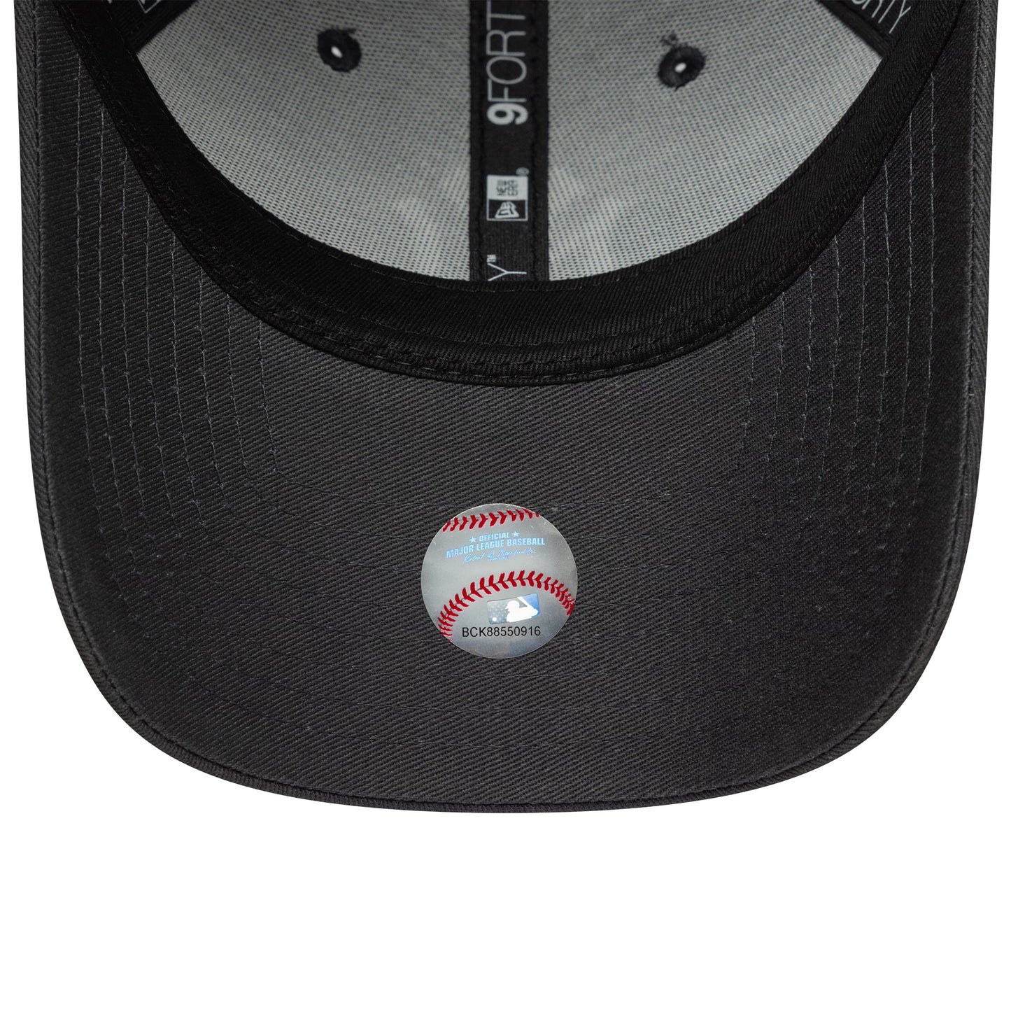 Pictured is this MLB League Essential New York Yankees 9FORTY in charcoal. 5
