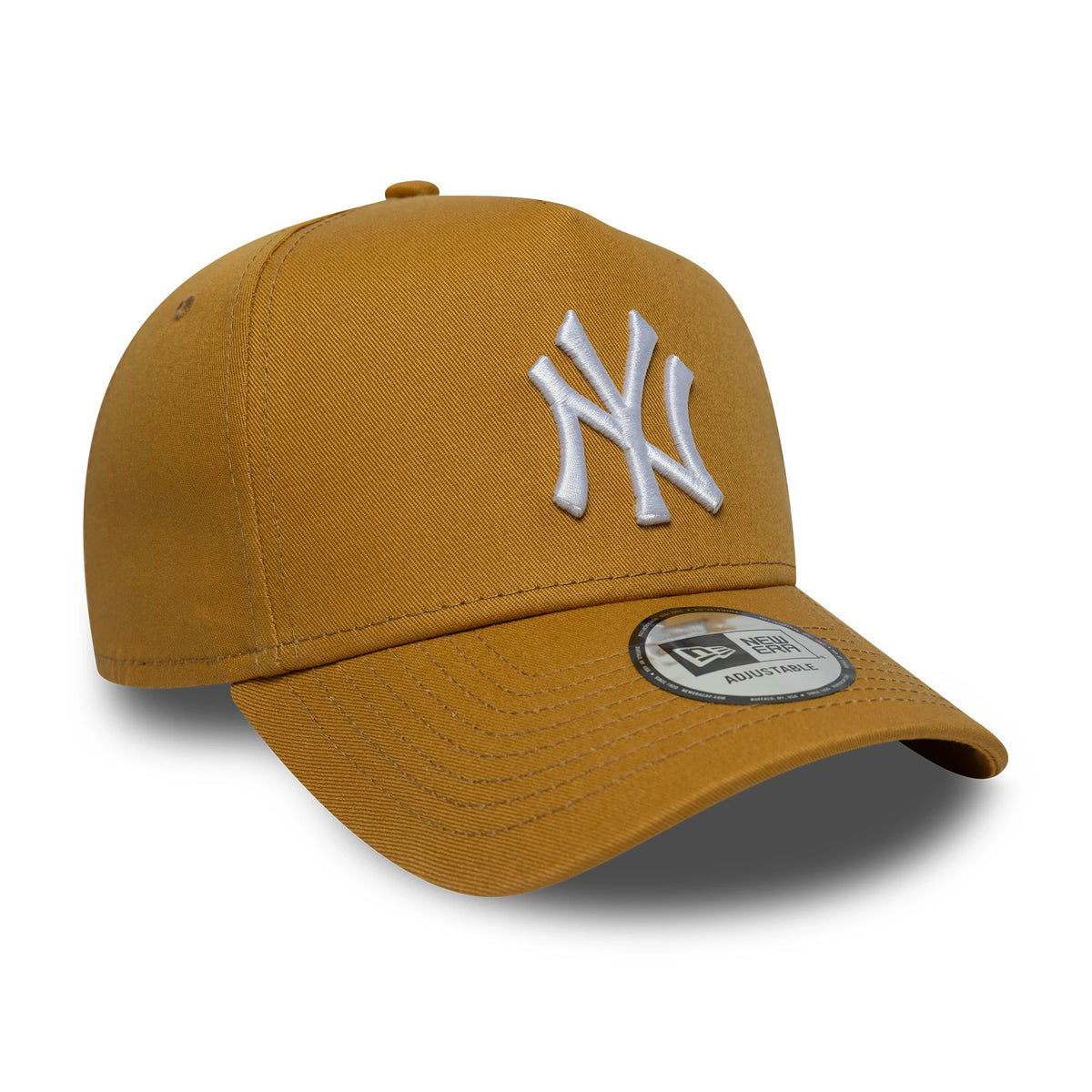 New York Yankees MLB League Essential Beige New Era 9FORTY E-Frame Cap, three-quarter view with a raised white NY logo on the front panel, curved beige visor, and a 9FORTY size sticker placed at the centre.