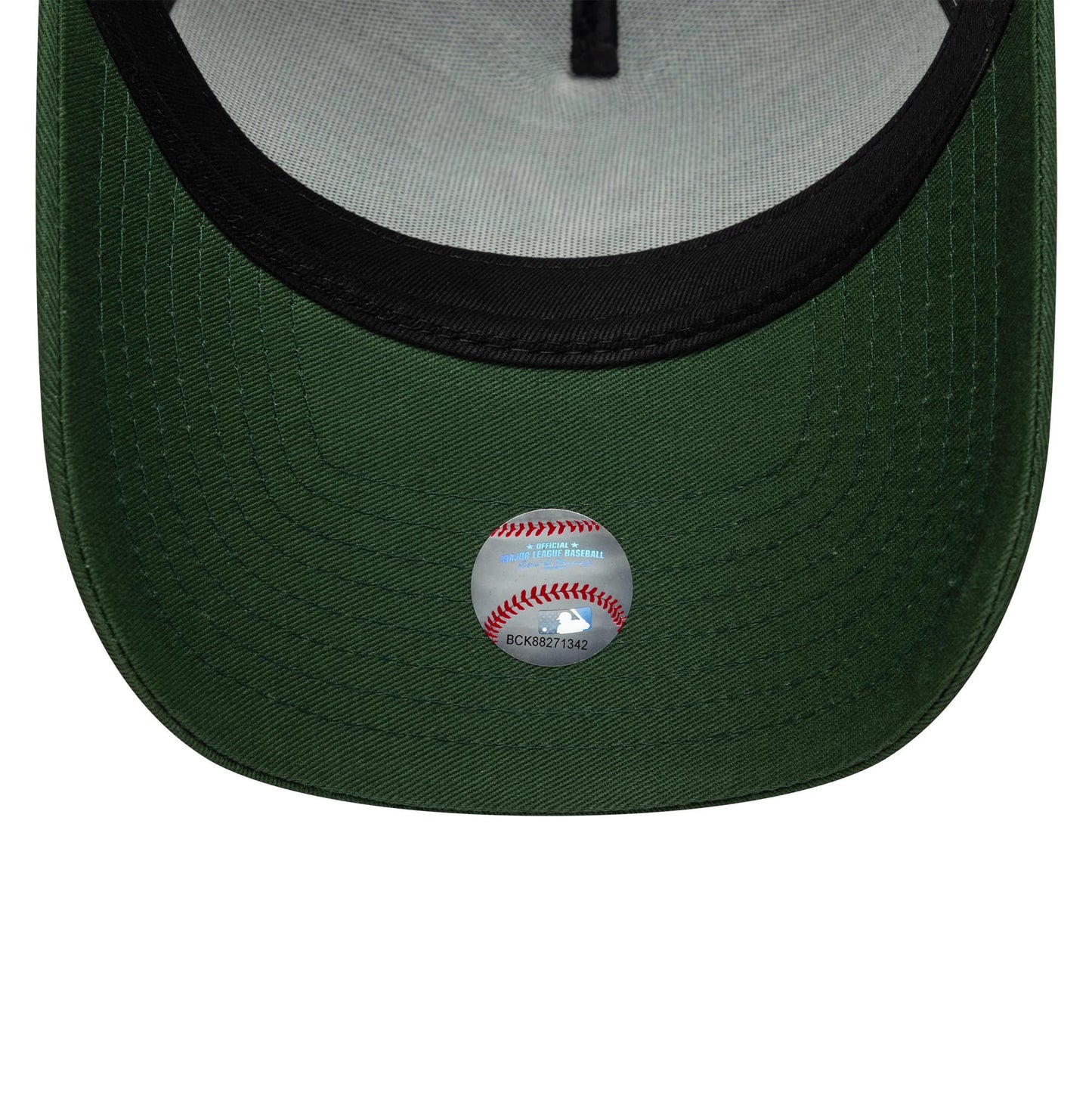 Pictured is this MLB League Essential New York Yankees 9FORTY E-Frame in dark green. 5