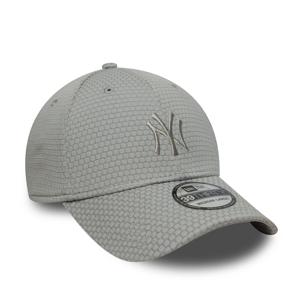 New York Yankees MLB Mesh Grey New Era 39THIRTY Stretch Fit Cap, front view showing the grey raised embroidered NY logo on the front panel, with a textured mesh pattern and a 39THIRTY size sticker on the curved visor.