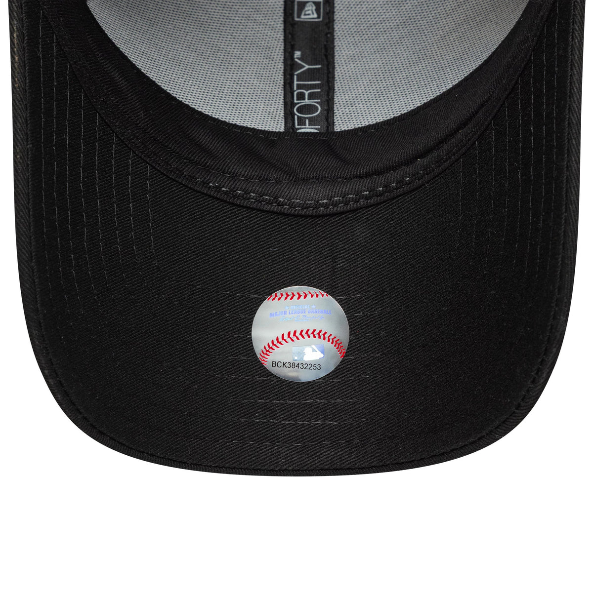 Pictured is this Womens MLB Bowback New York Yankees 9FORTY in black. 5