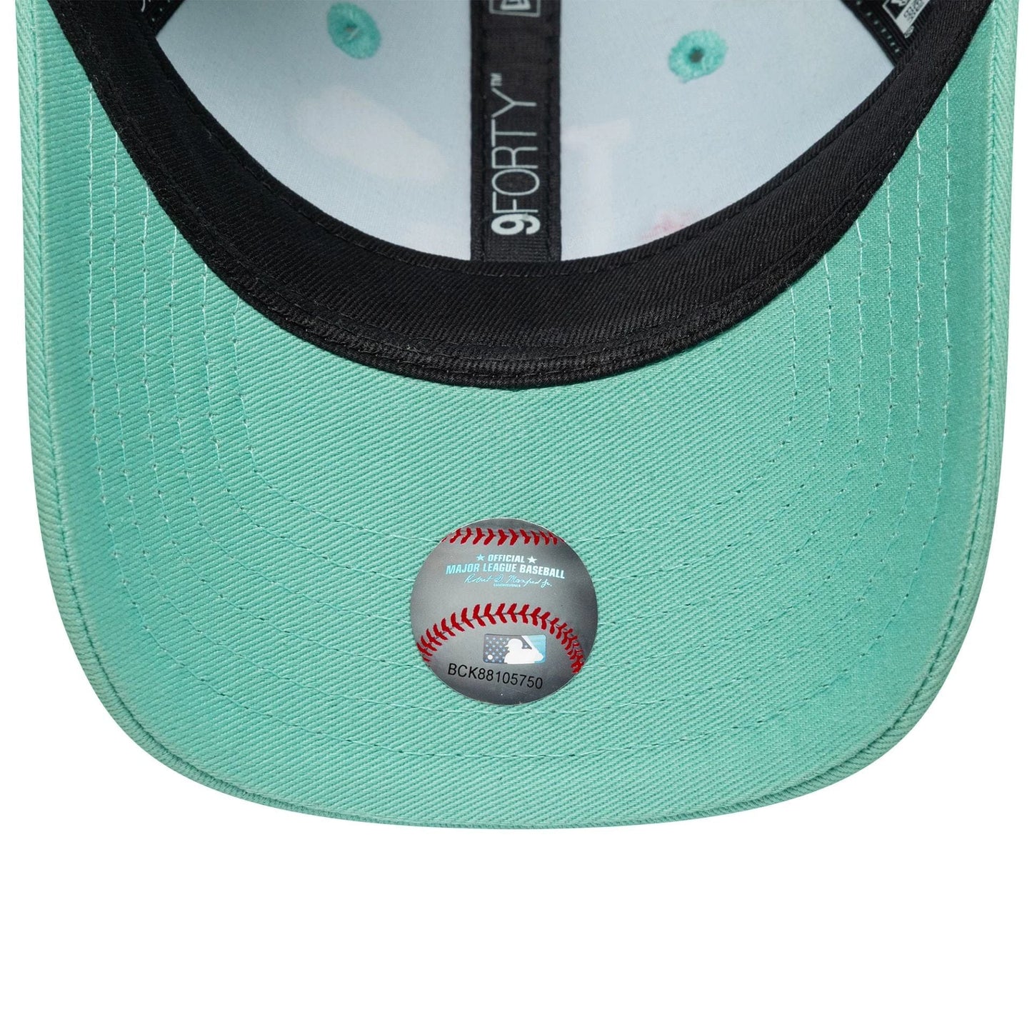 Pictured is this Toddler MLB Plane Icon New York Yankees 9FORTY in pastel green. 5