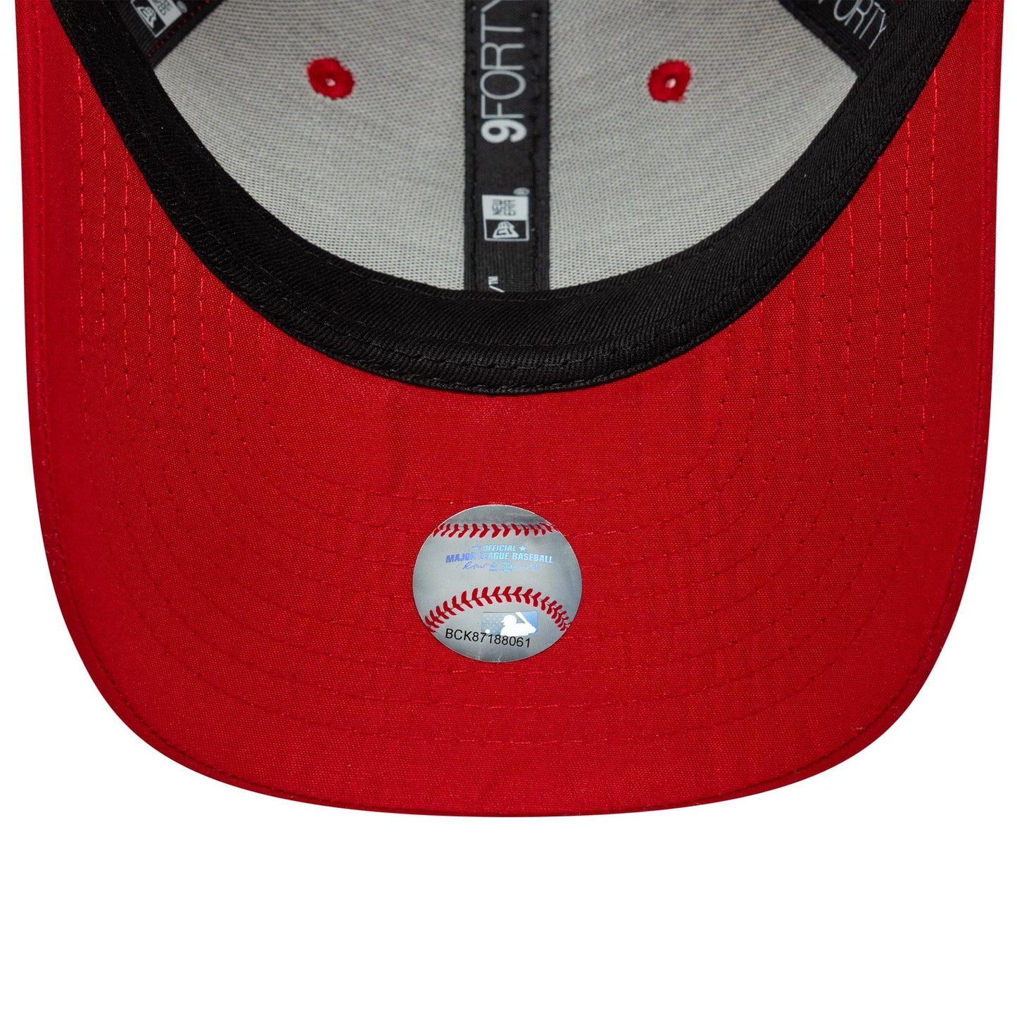 Pictured is this Youth MLB Flawless New York Yankees 9FORTY in red. 5