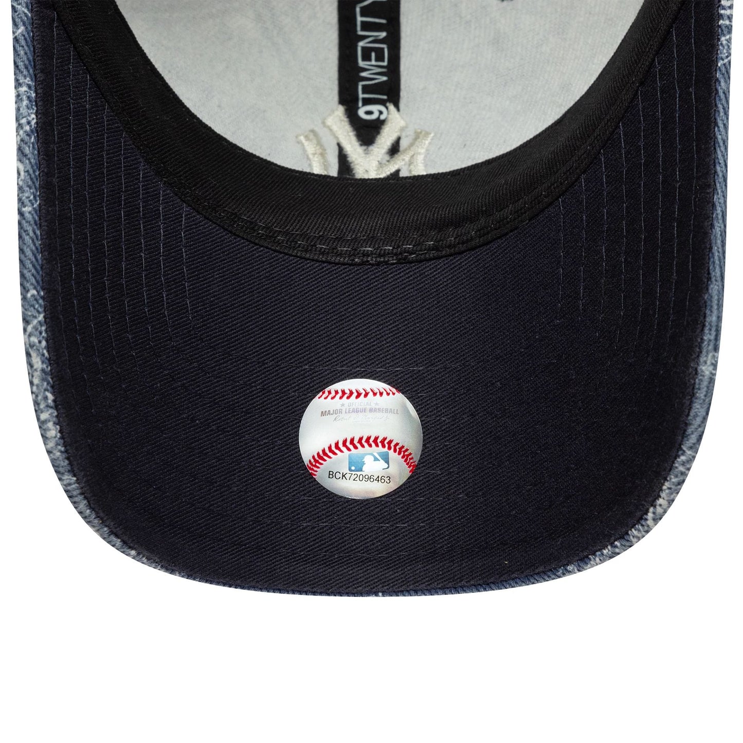Pictured is this MLB Washed Paisley New York Yankees 9TWENTY in navy. 5