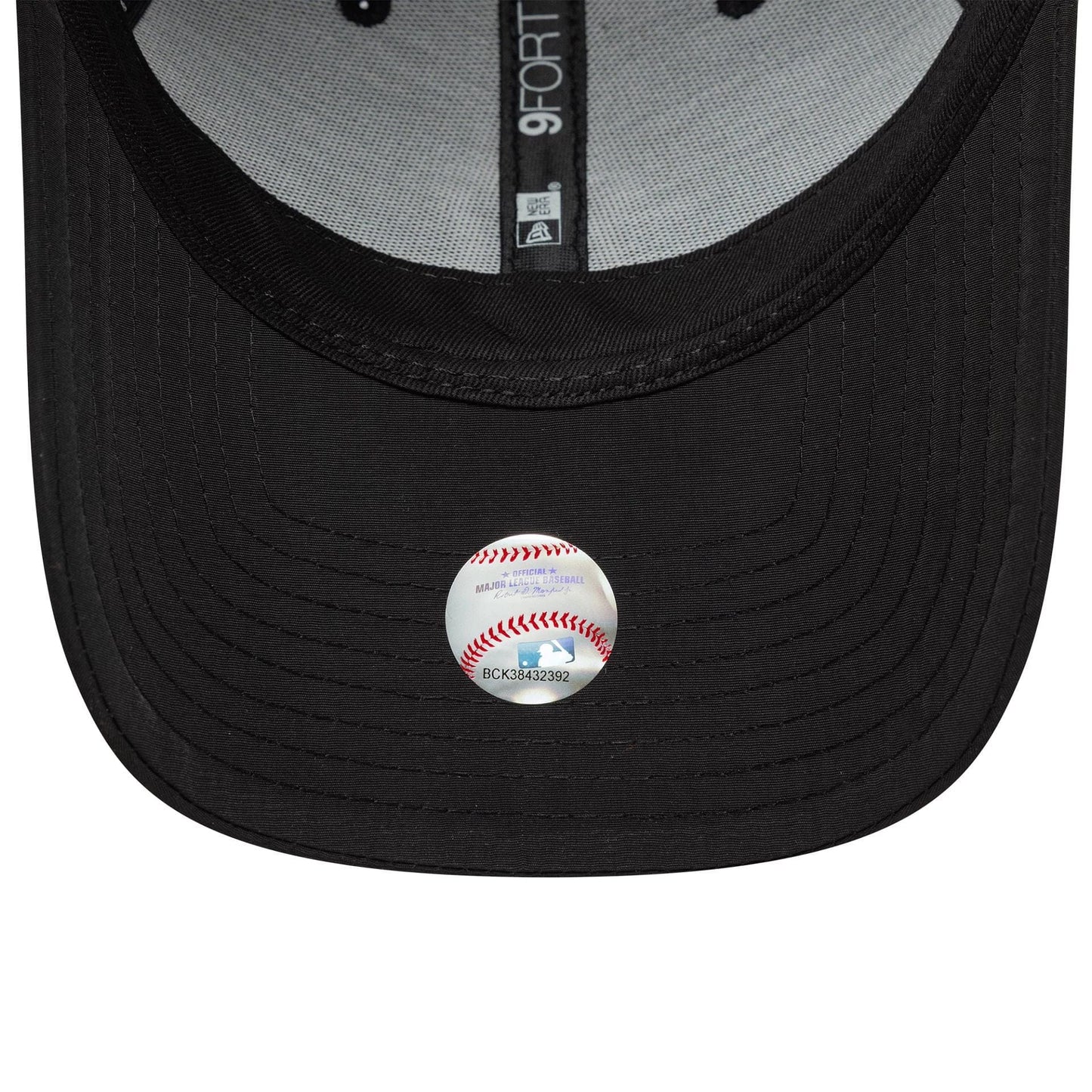 Pictured is this MLB Recycled Midi New York Yankees 9FORTY in black. 5