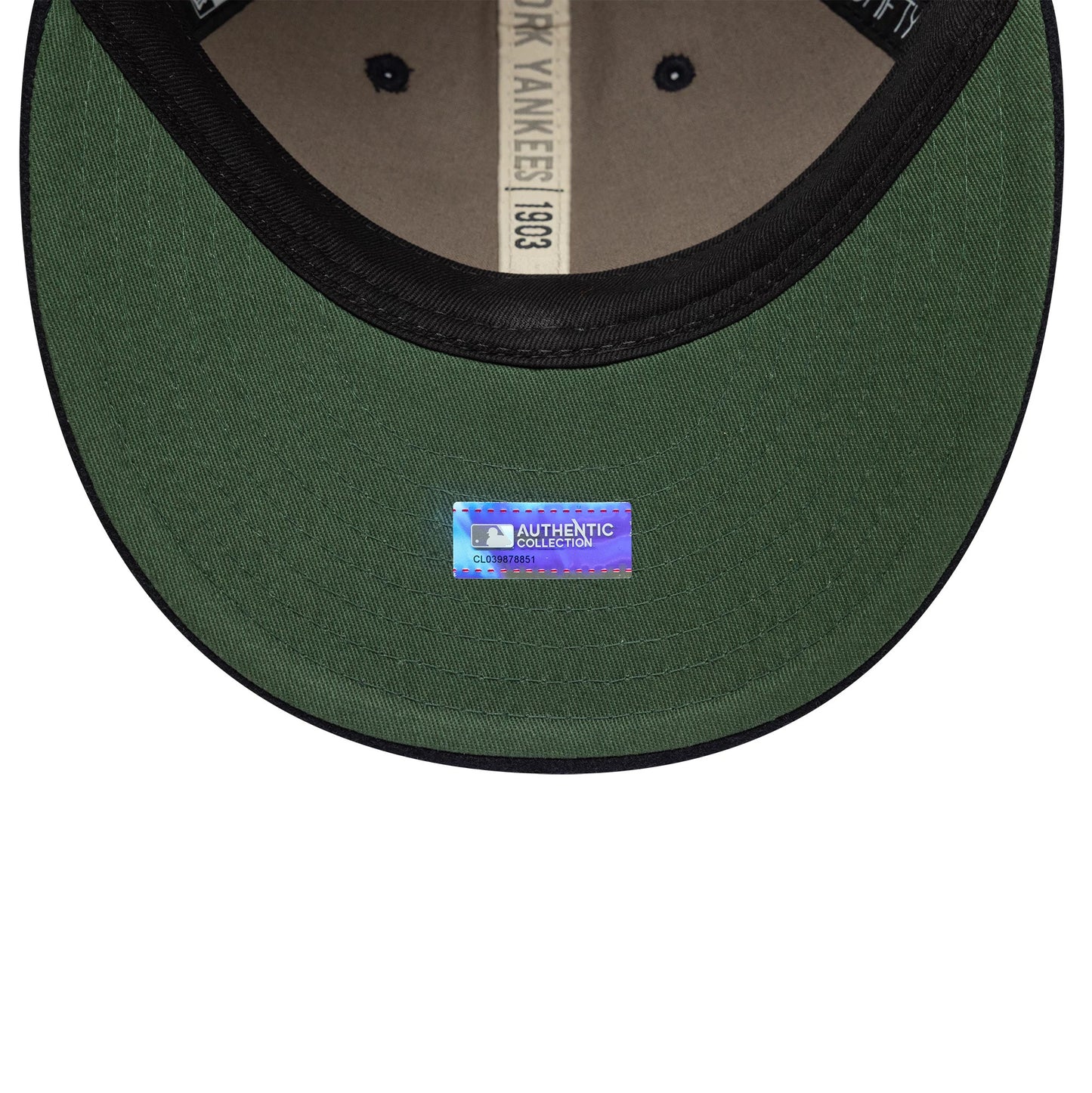 Pictured is this MLB Heritage New York Yankees Retro Crown 9FIFTY in navy. 5