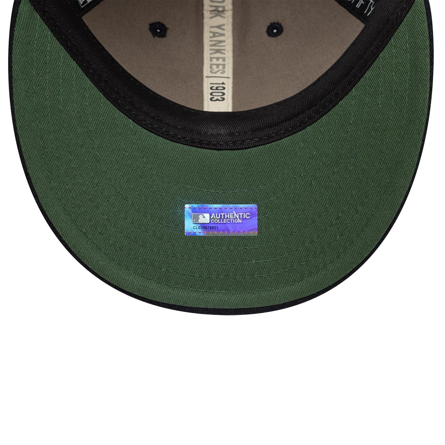 Pictured is this MLB Heritage New York Yankees Retro Crown 9FIFTY in navy. 5