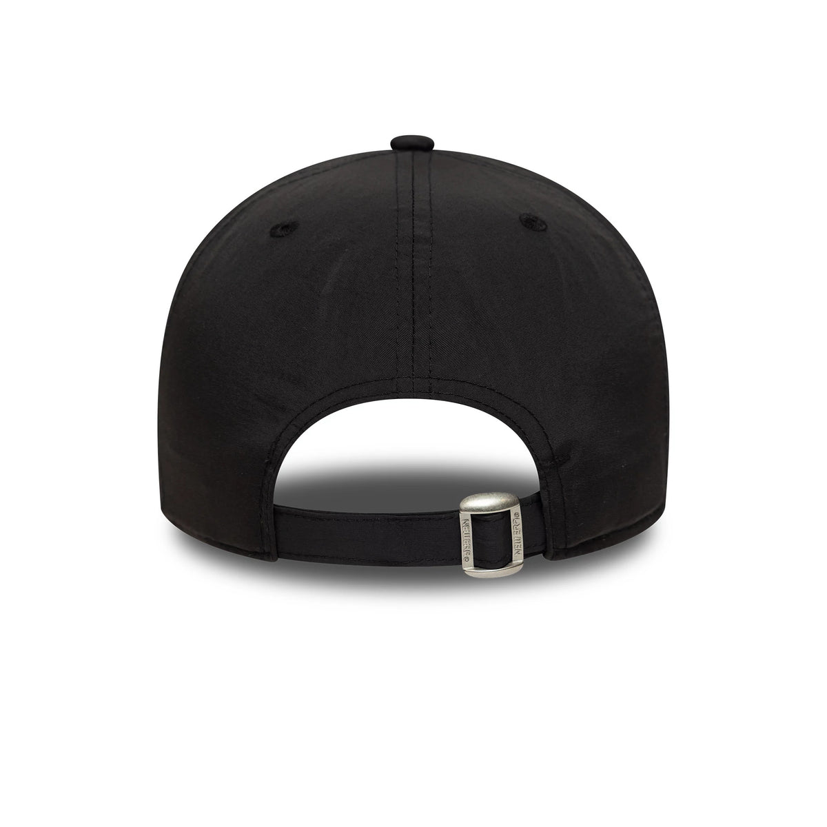Chicago Bulls NBA Recycled Midi Black New Era 9FORTY Cap, rear view showing the buckle on the adjustable strap closure and the unstructured black crown with eyelets and top button.