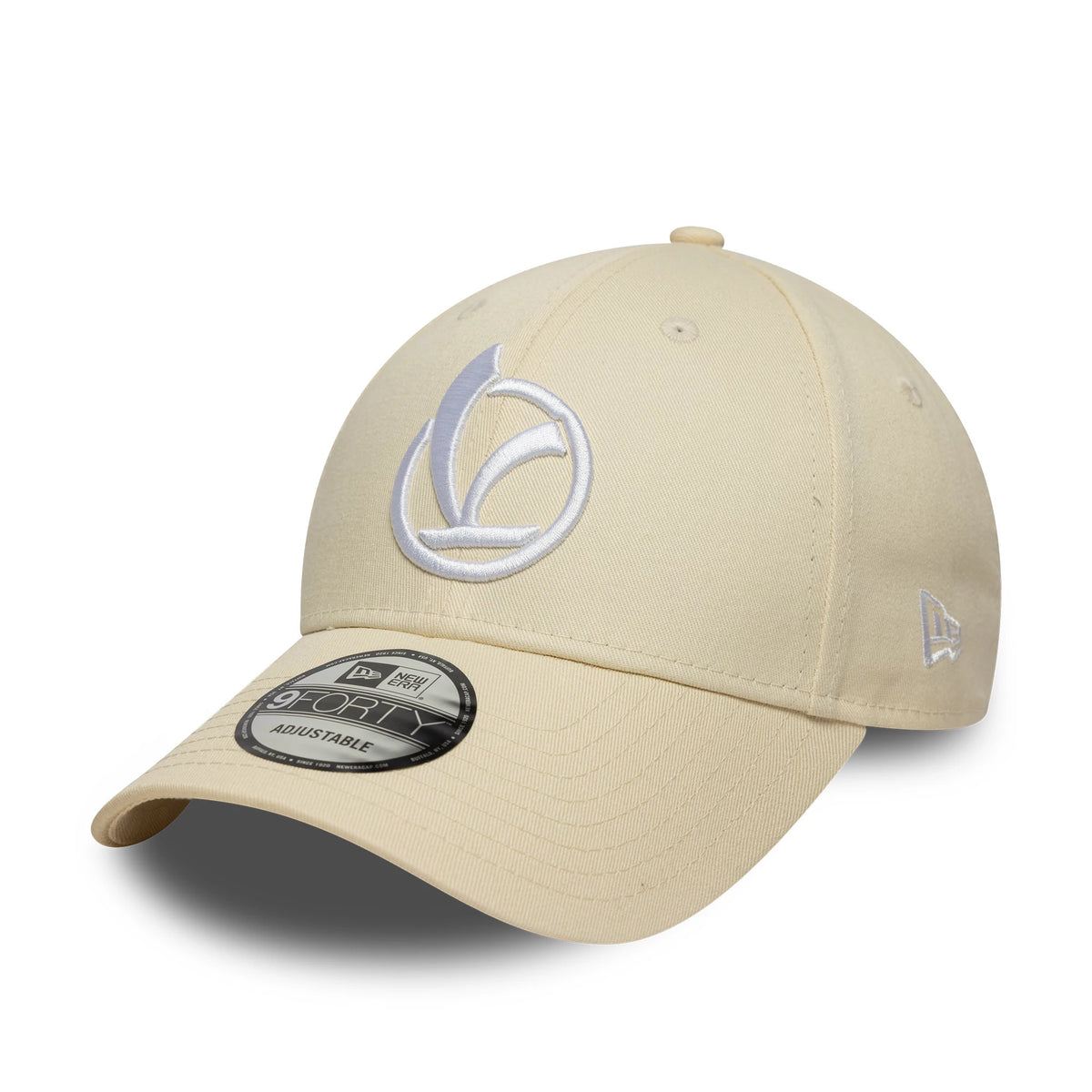 Vespa Essential Light Beige New Era 9FORTY Cap, three-quarter view showing the white embroidered Vespa logo on the front panel, a white New Era flag logo on the left side, and a black 9FORTY size sticker on the curved beige visor.