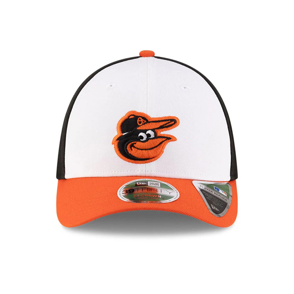 Orioles MLB Player Replica Black New Era 39THIRTY M-Crown Stretch Fit Cap, front view showing the black and orange embroidered Orioles logo on the white front panel, with an orange curved visor and a 39THIRTY size sticker.