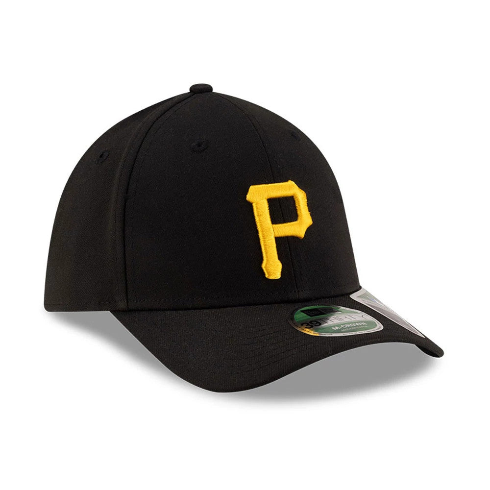 Pirates MLB Player Replica Black New Era 39THIRTY M-Crown Stretch Fit Cap, three-quarter view showing a yellow embroidered P on the front panel, with a curved black visor and a 39THIRTY size sticker.