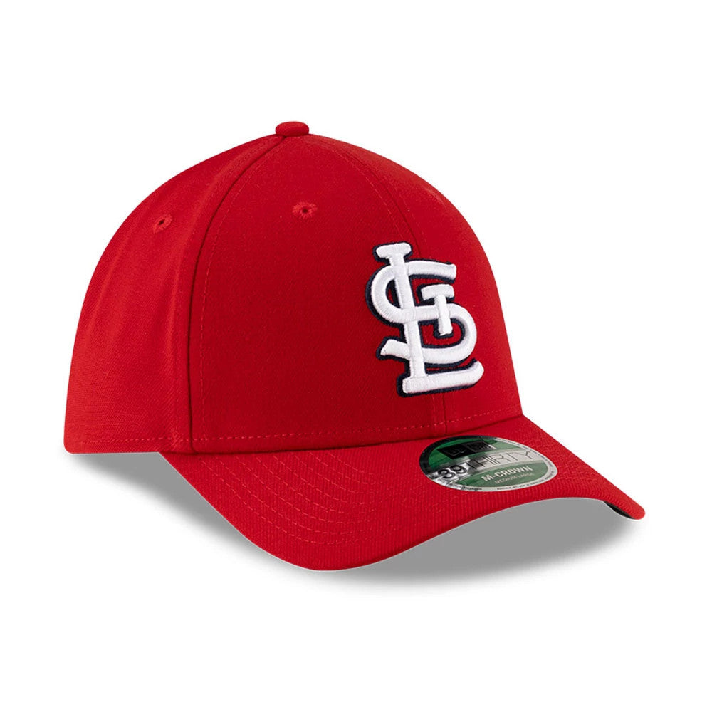 Cardinals MLB Player Replica Red New Era 39THIRTY M-Crown Stretch Fit Cap, three-quarter view showing the white embroidered logo on the front panel, a curved red visor, and the 39THIRTY size sticker on top.