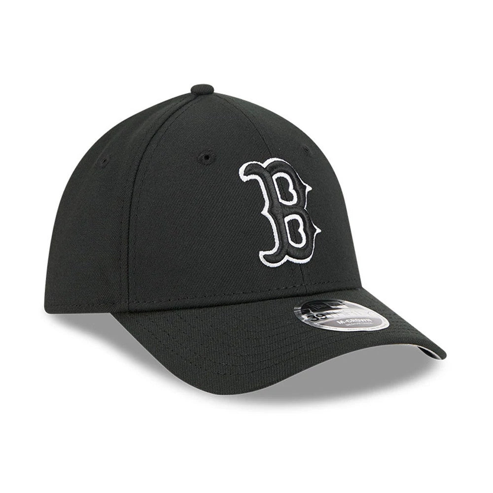 Boston Red Sox MLB Black New Era 39THIRTY M-Crown Stretch Fit Cap, three-quarter view showing the white embroidered B logo on the front panel, with a slightly curved black visor and a 39THIRTY size sticker on top.